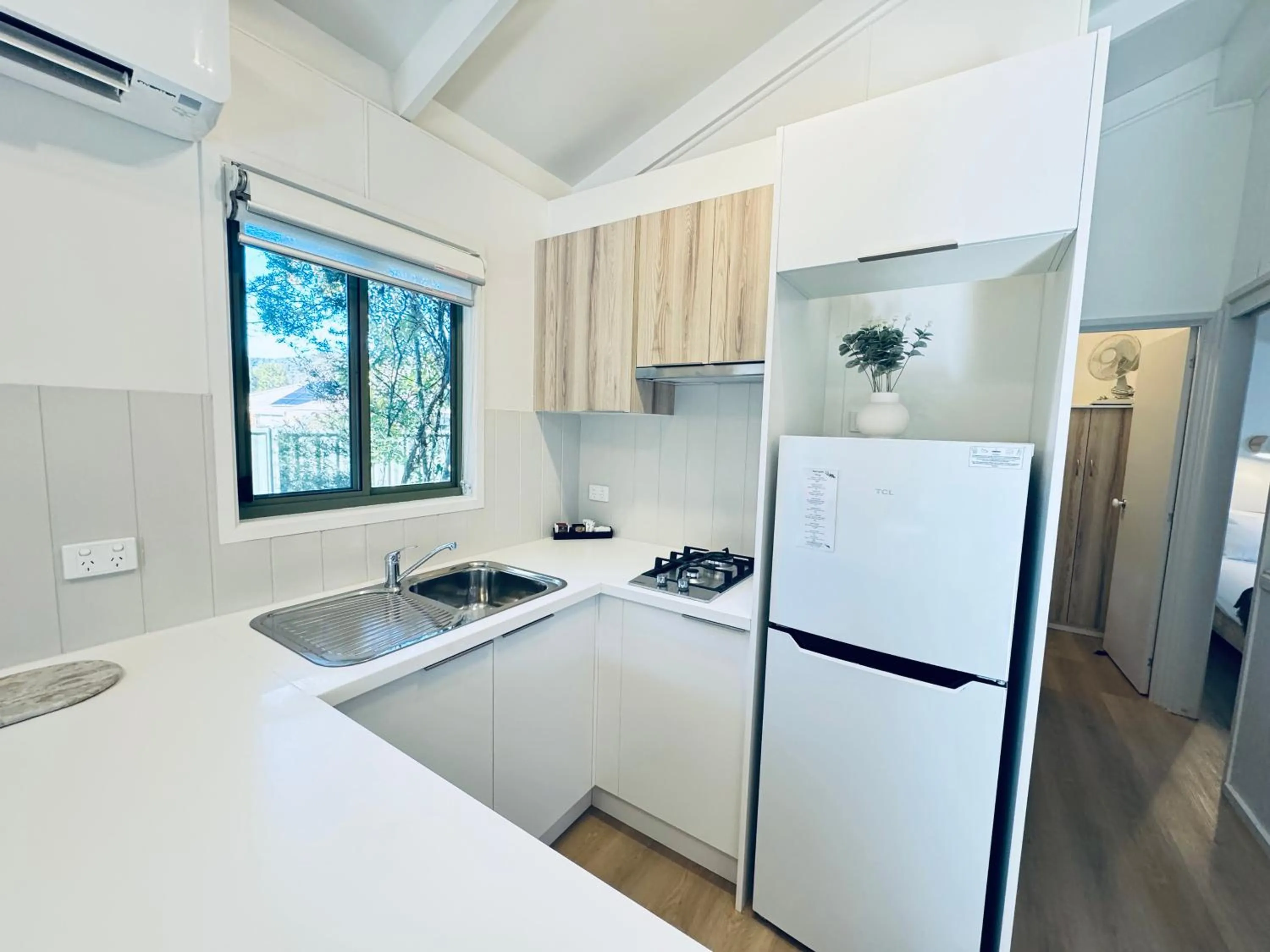 Kitchen or kitchenette in BIG4 Tasman Holiday Parks - Bright