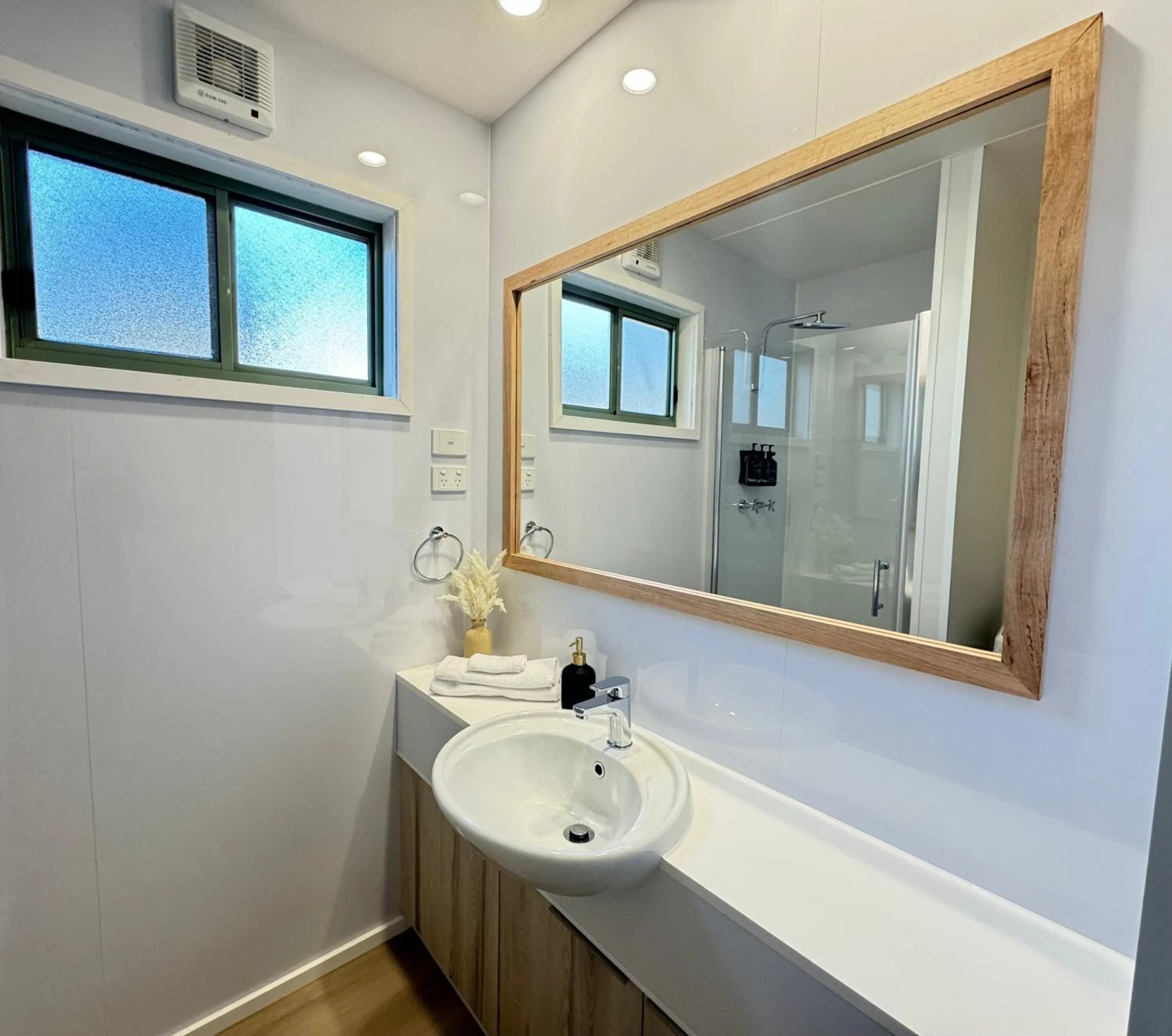 Bathroom in BIG4 Tasman Holiday Parks - Bright