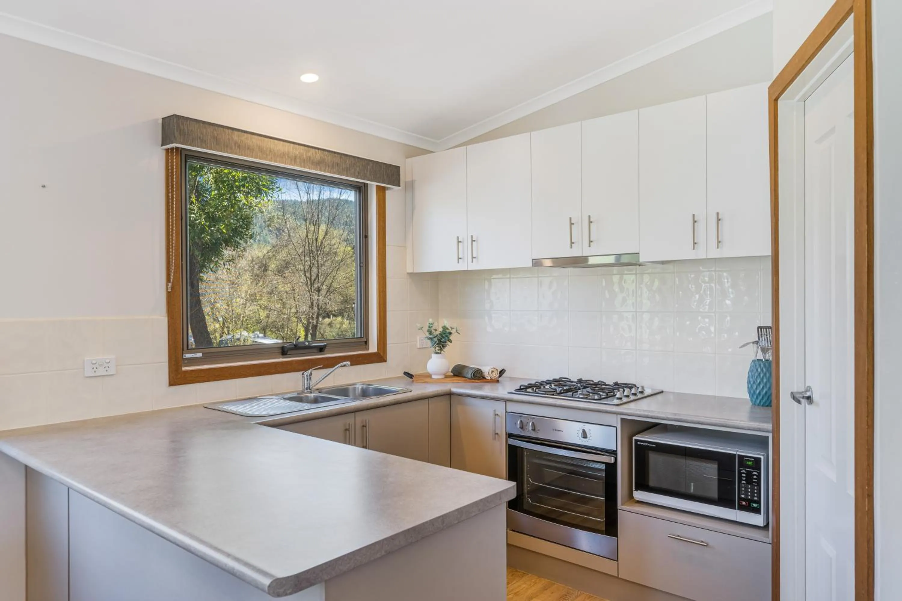Kitchen or kitchenette in BIG4 Tasman Holiday Parks - Bright