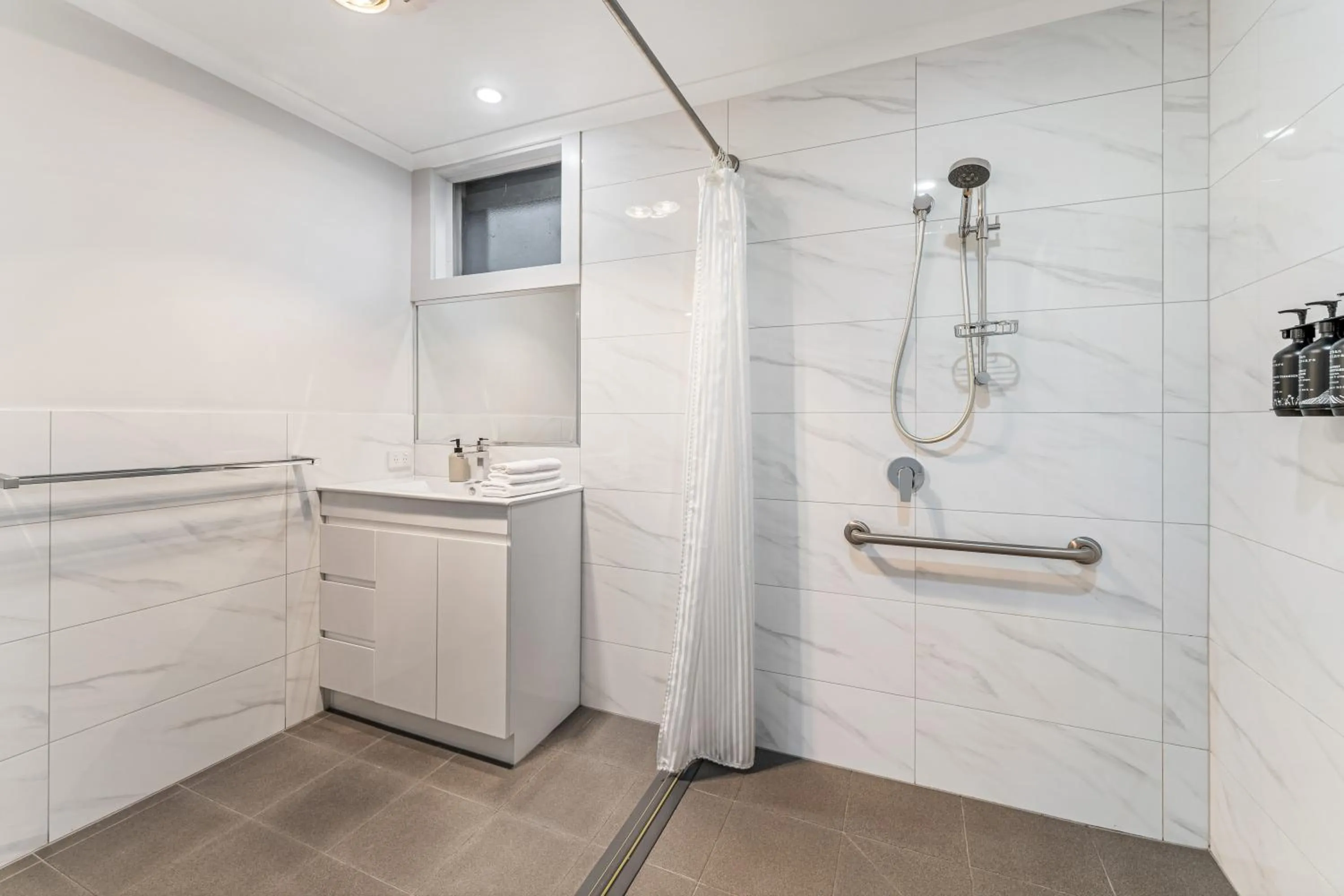 Bathroom in BIG4 Tasman Holiday Parks - Bright