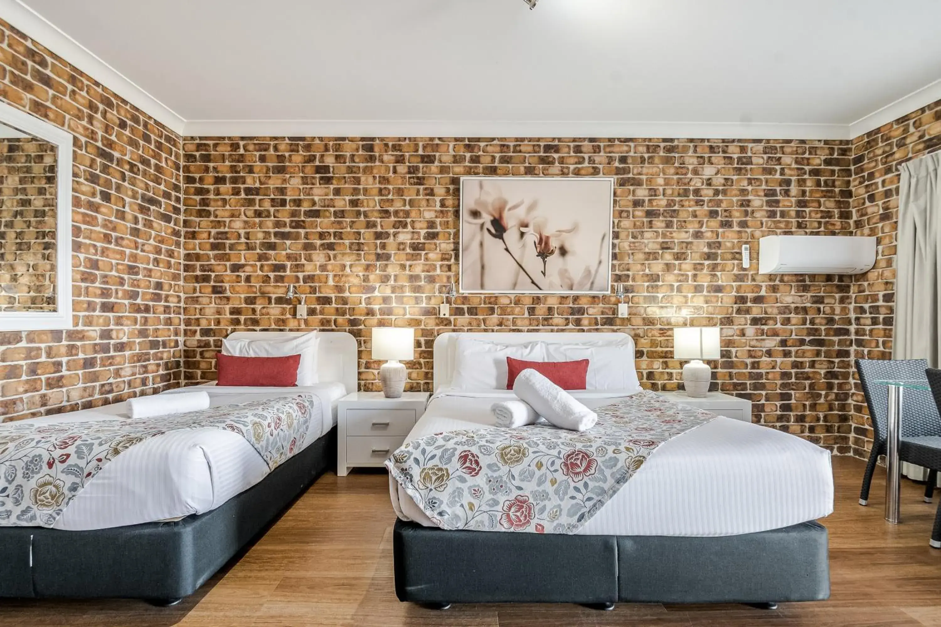 Twin Room in Richmond Motor Inn Twin Room in Richmond Motor Inn