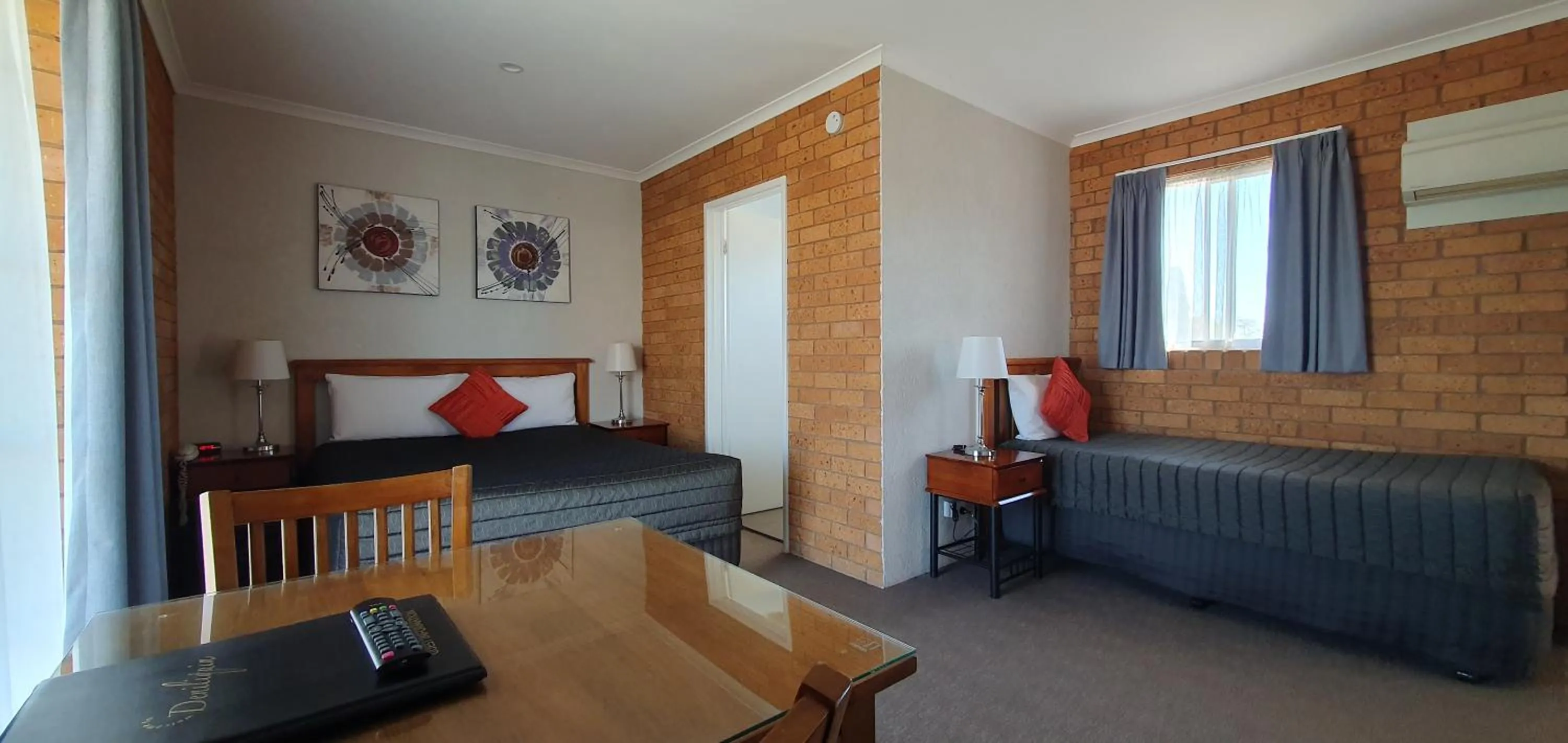 Bed in Centrepoint Motel Deniliquin