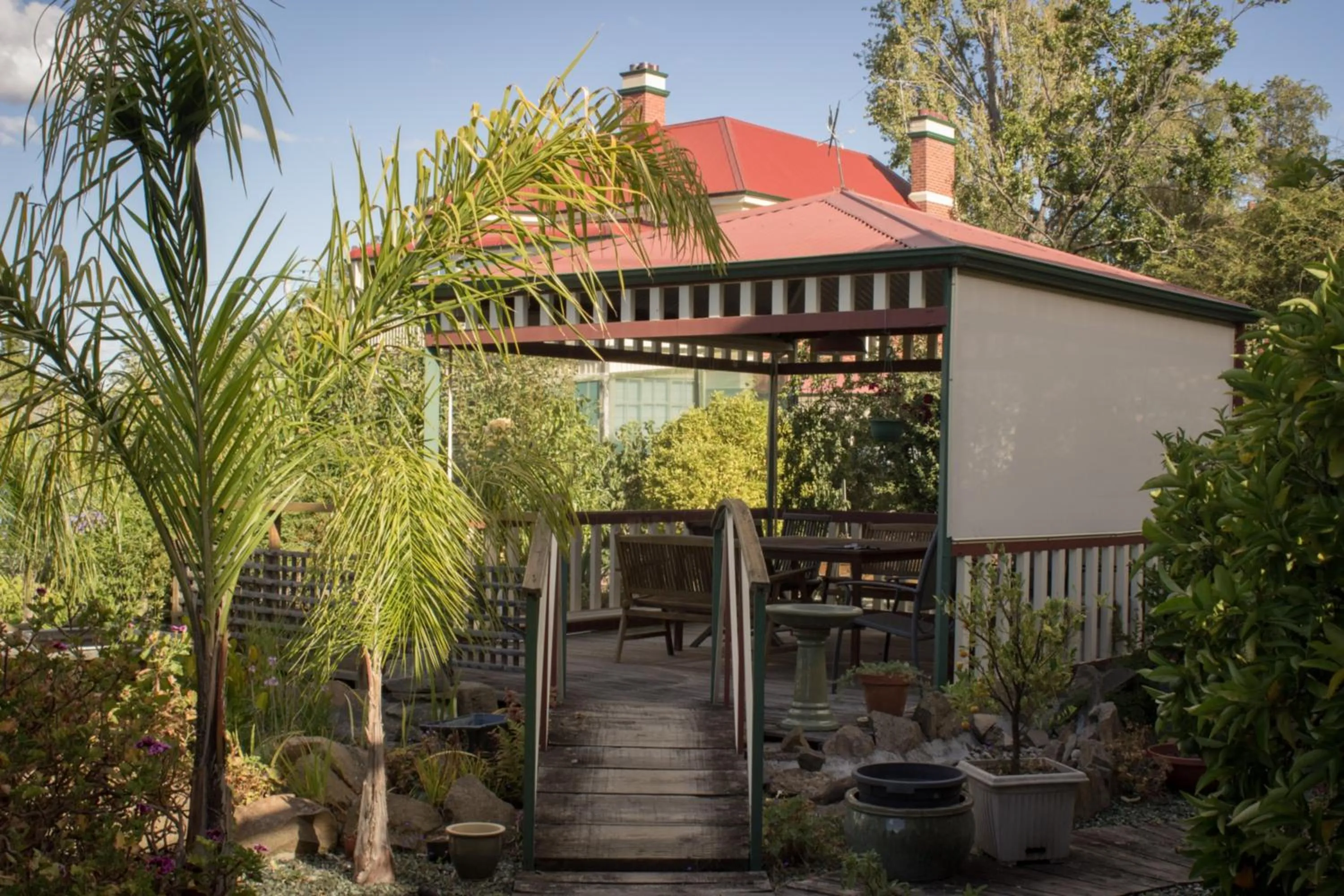 Facade/entrance in Werndee