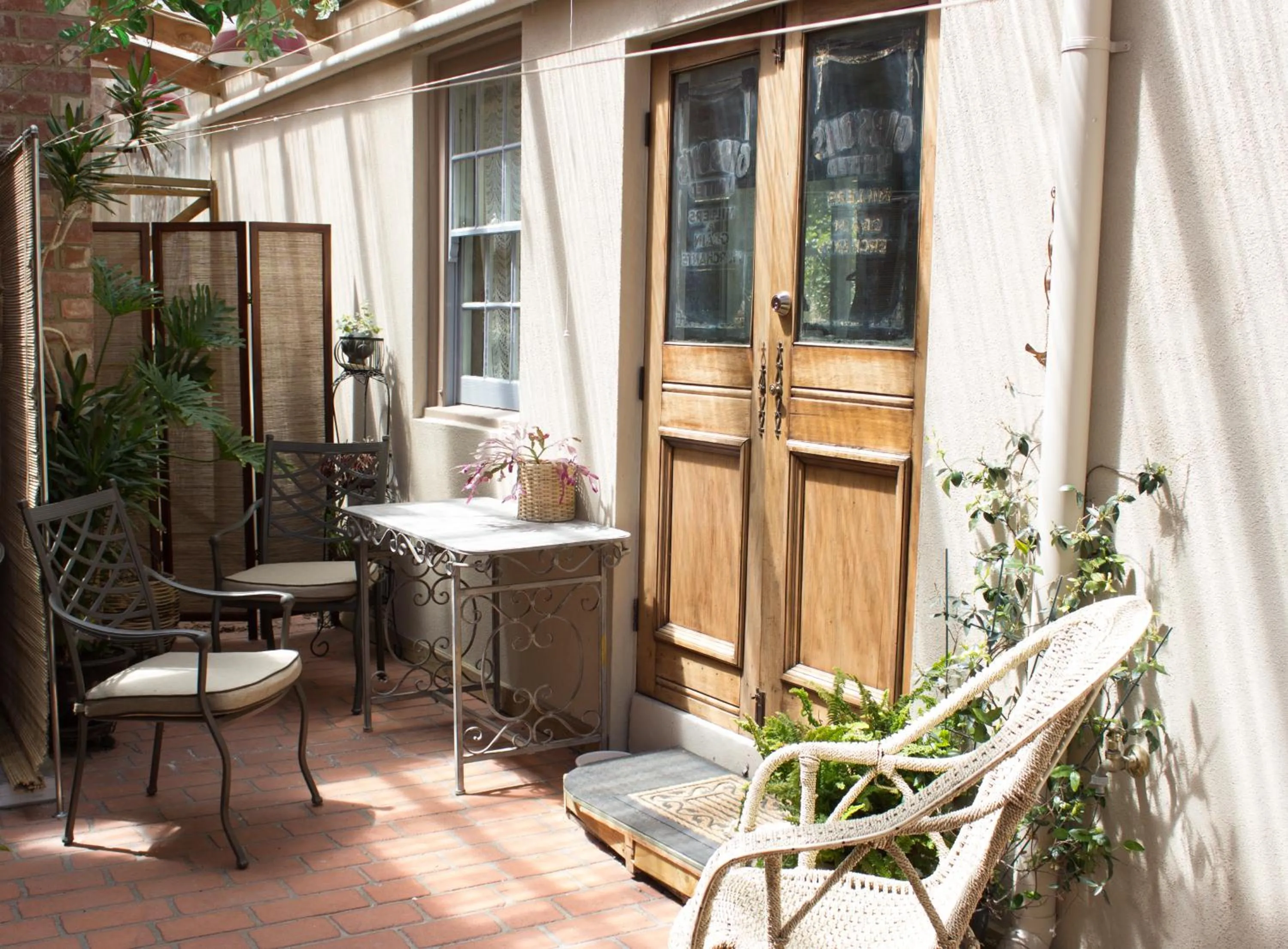 Facade/entrance in Werndee