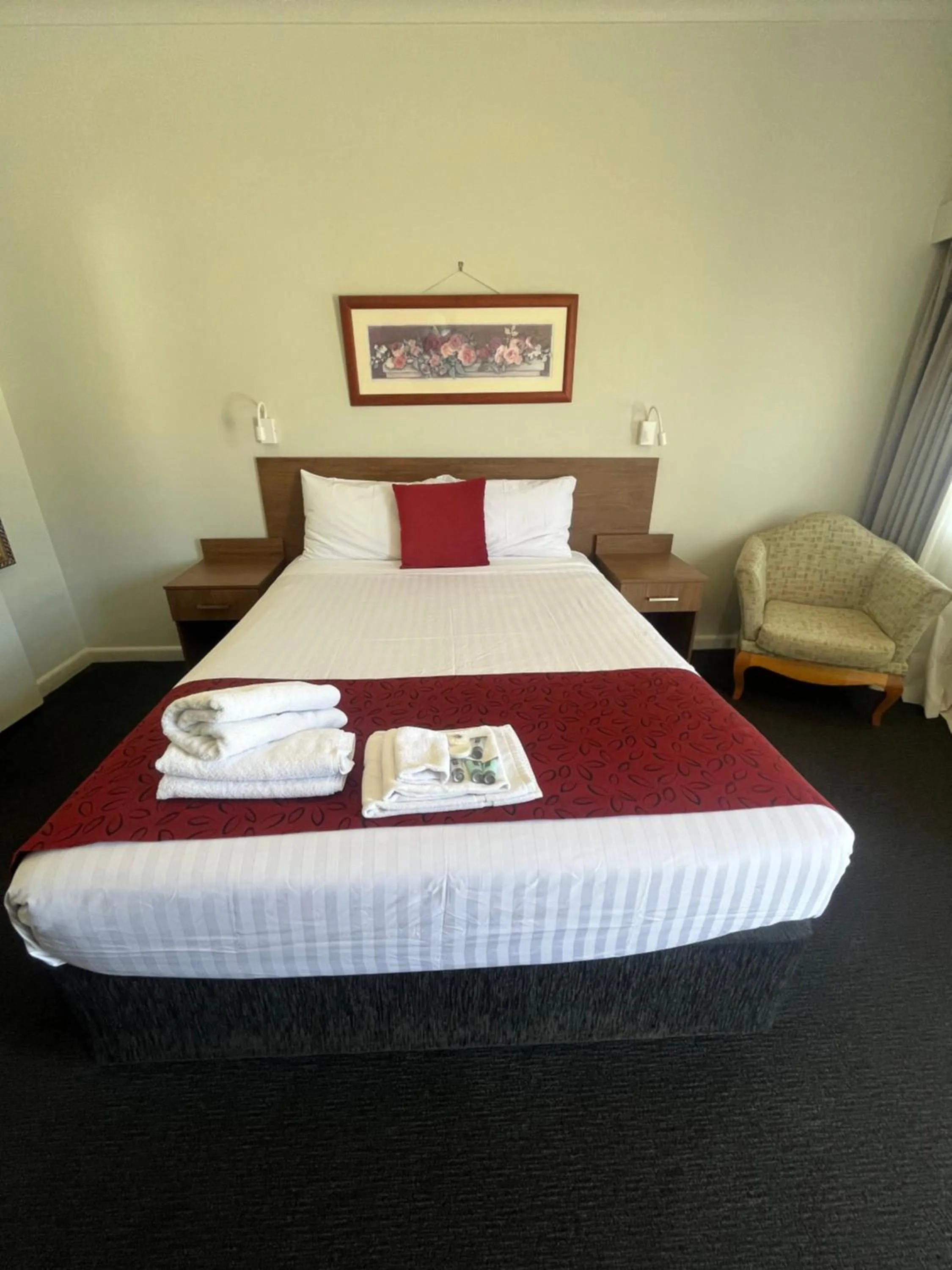 Bed in Gundagai Gabriel Motor Inn