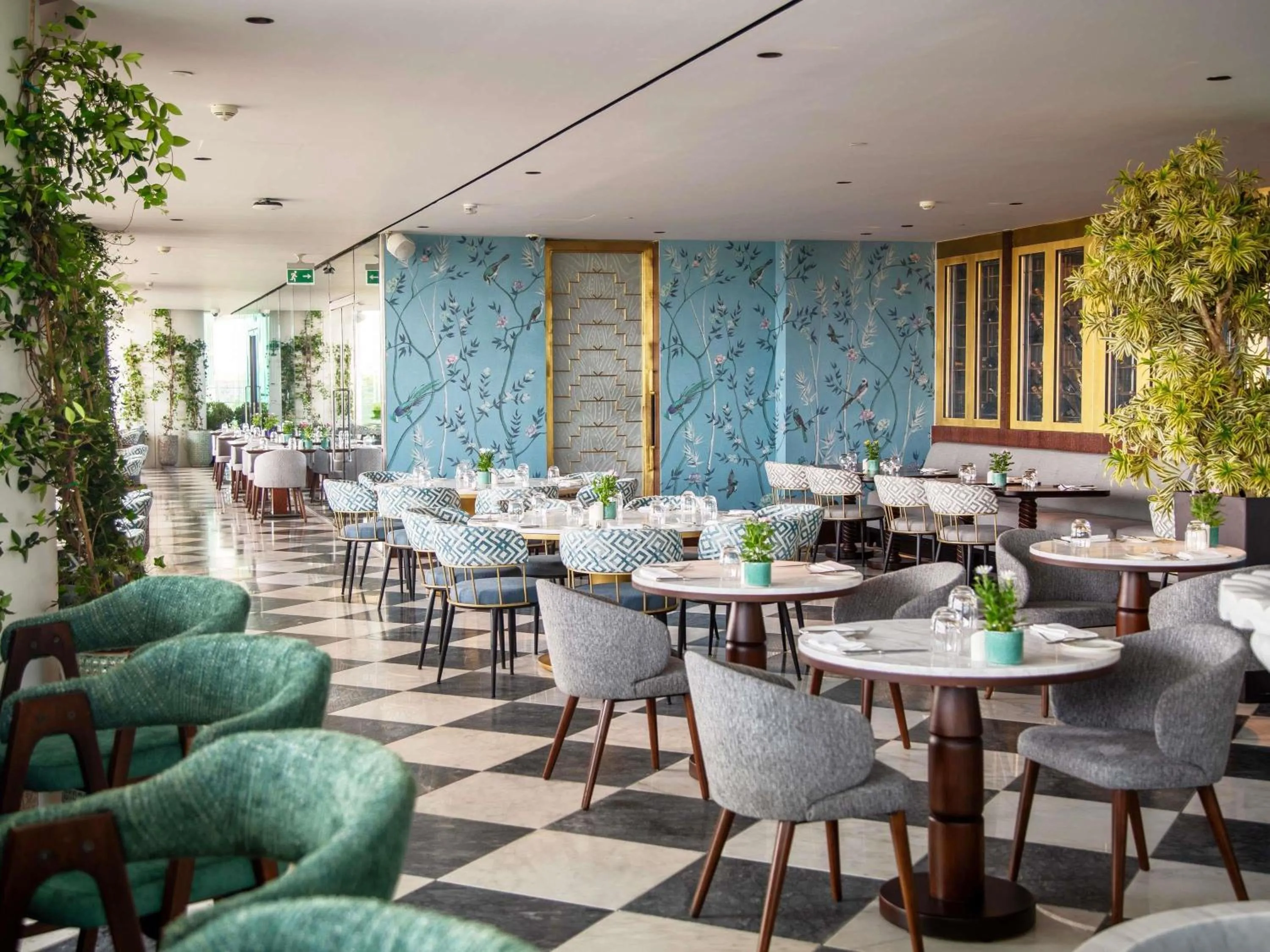 Restaurant/places to eat in Raffles Istanbul