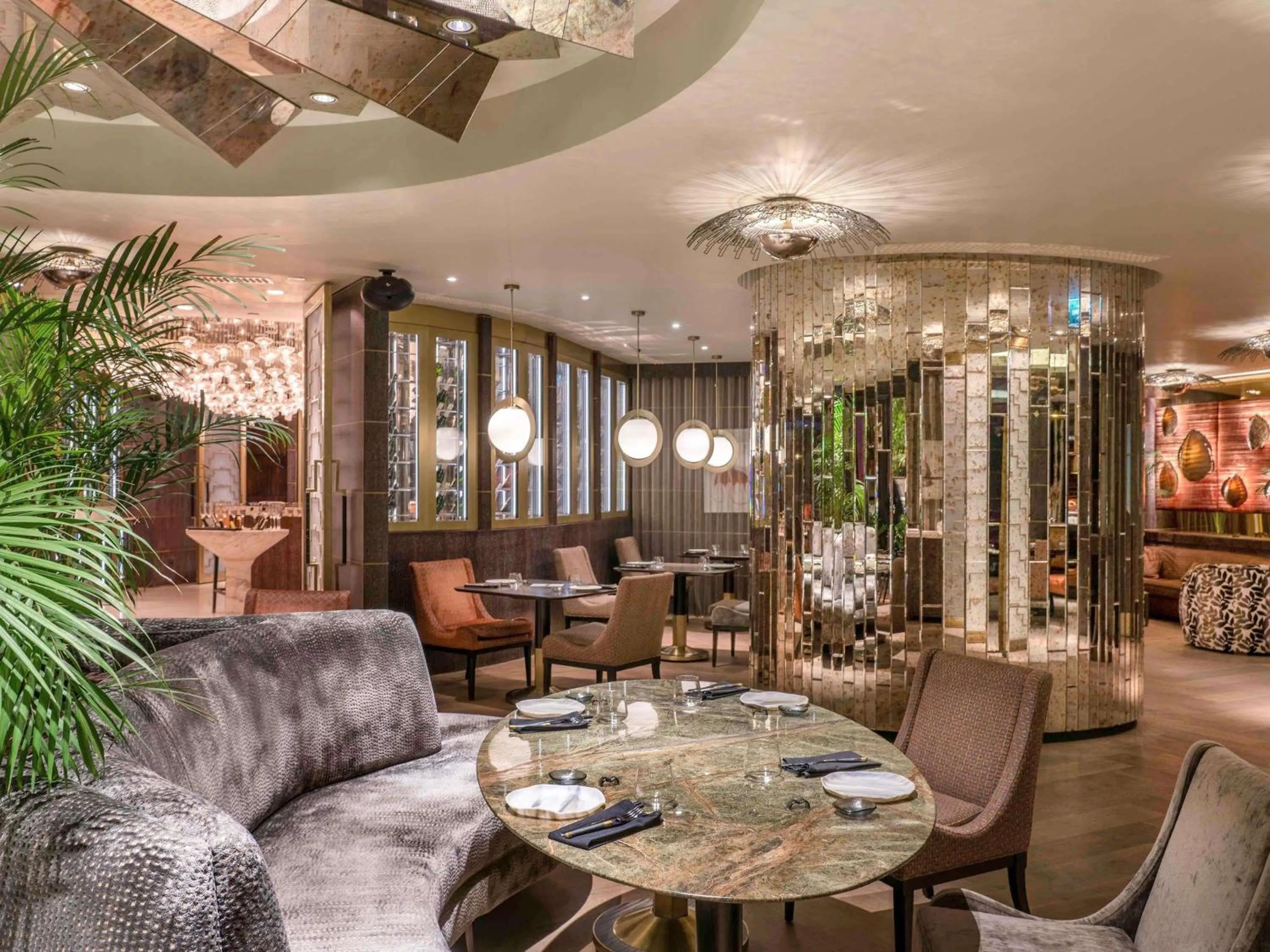 Restaurant/places to eat in Raffles Istanbul