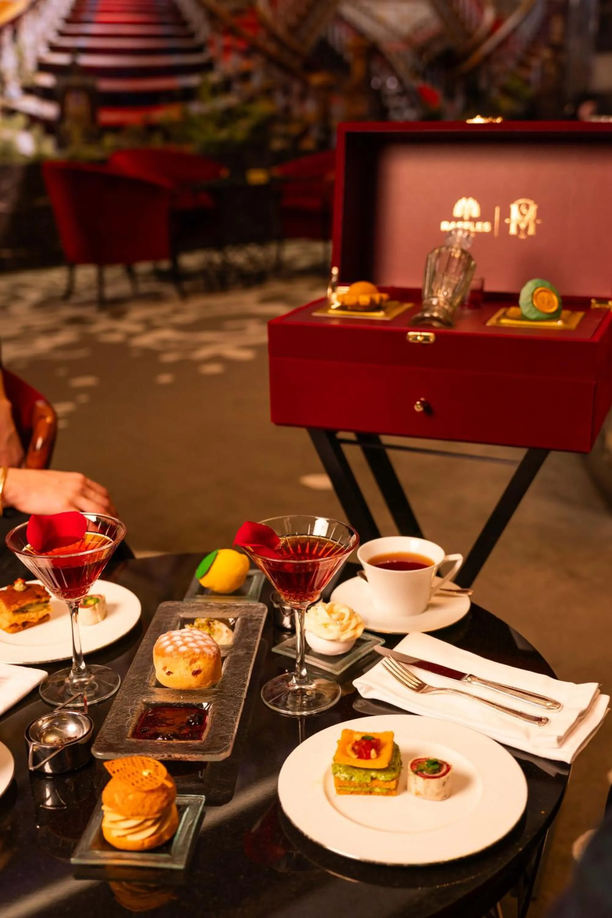 Restaurant/places to eat in Raffles Istanbul