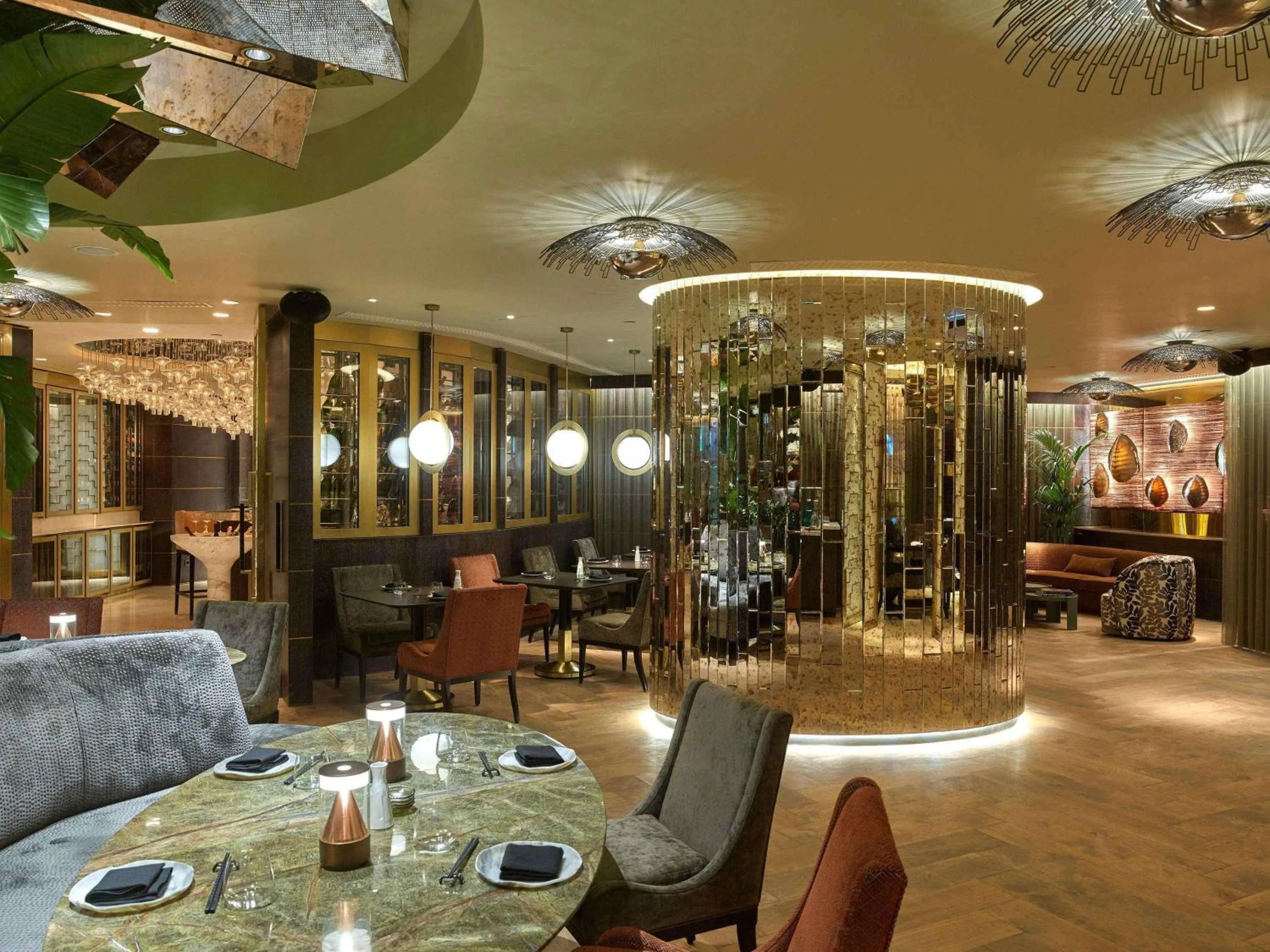 Restaurant/places to eat in Raffles Istanbul