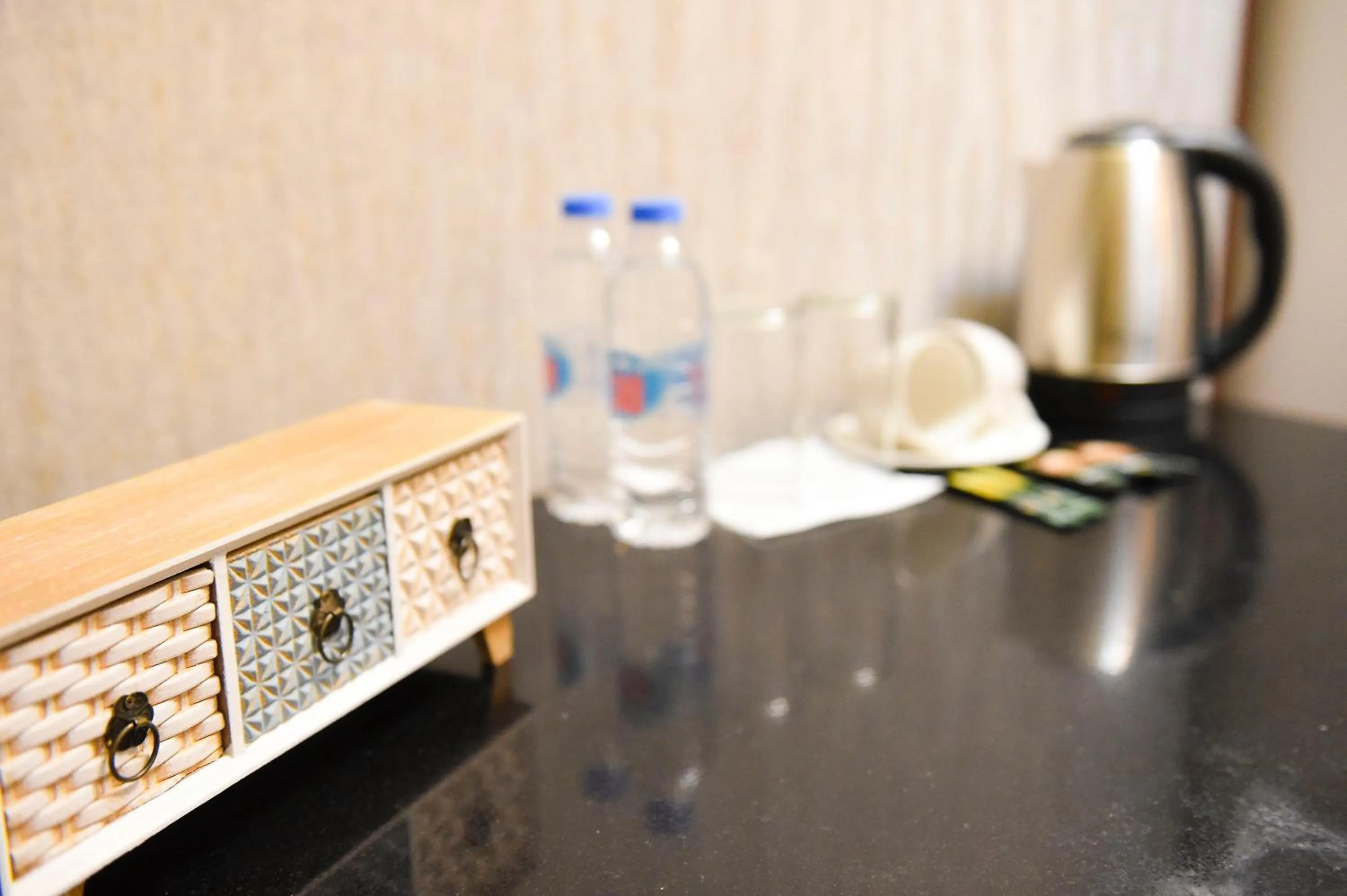 Coffee/tea facilities in Kraveli Hotel