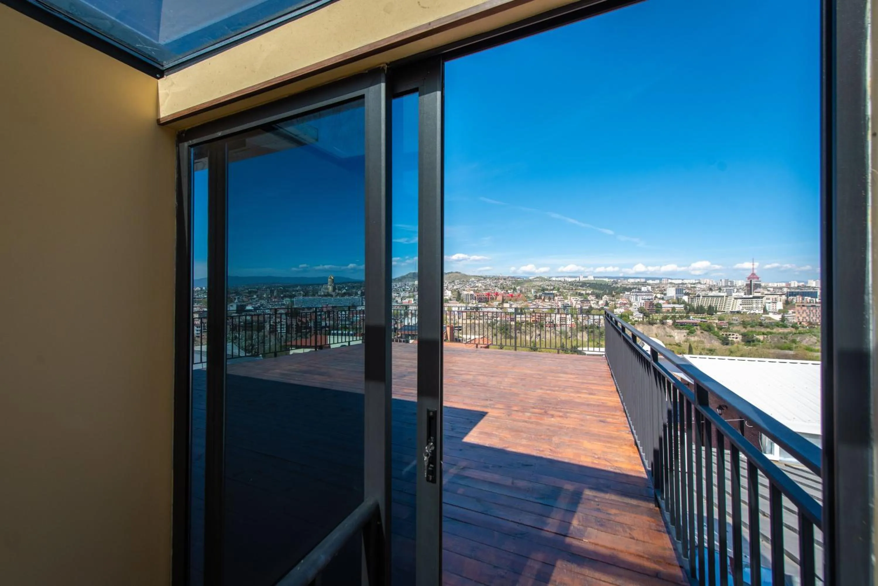 Day in Kraveli Hotel