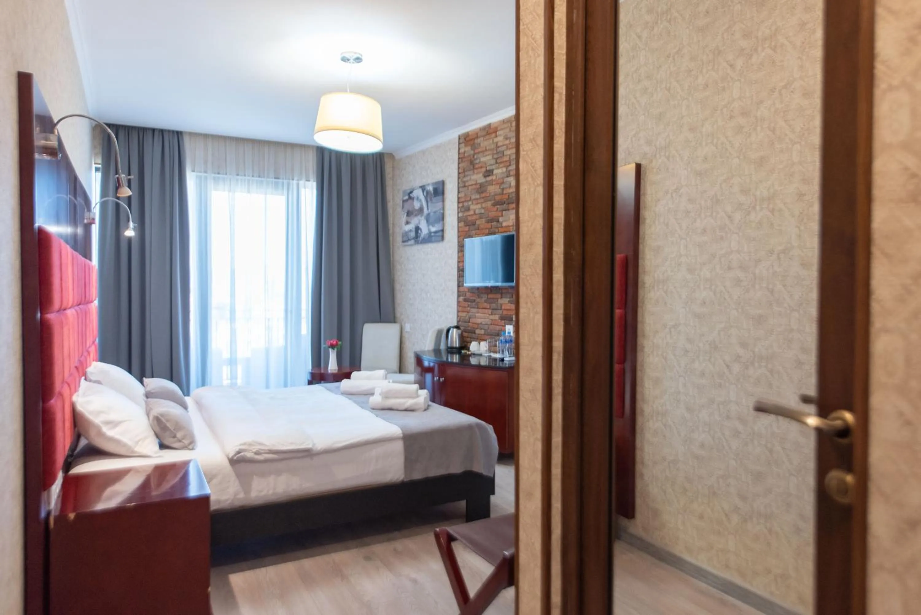 Bed in Kraveli Hotel