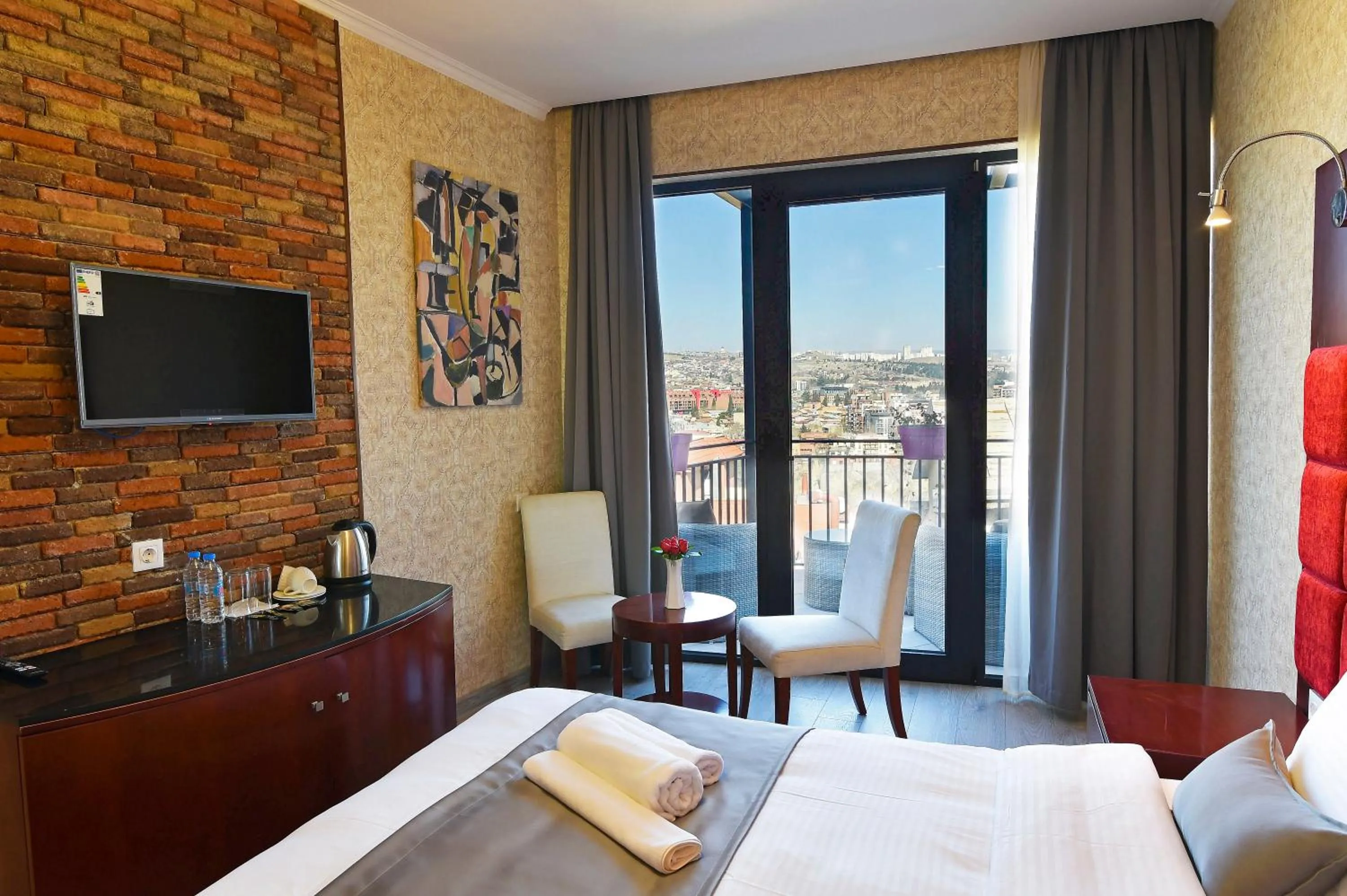 Bed in Kraveli Hotel