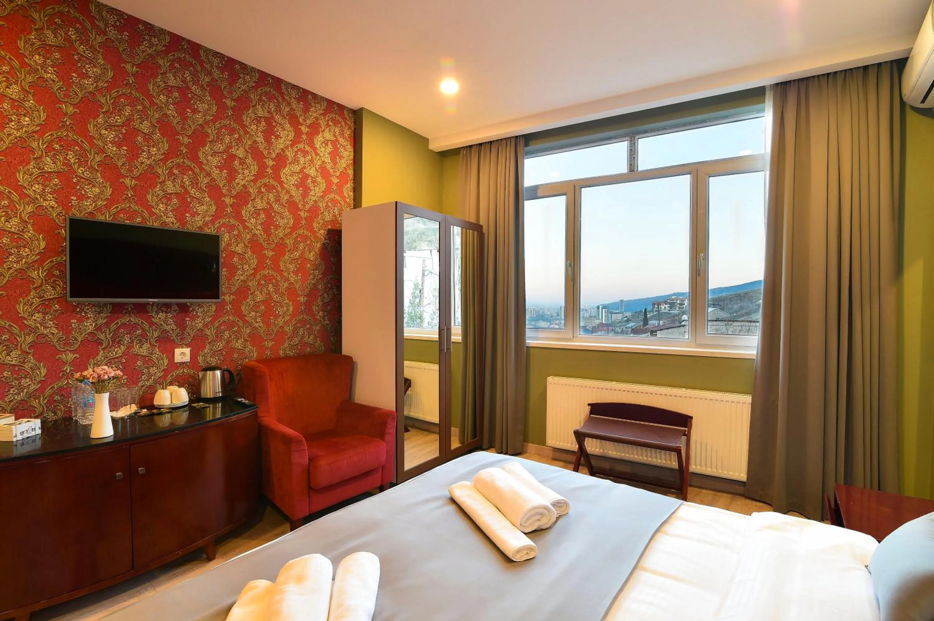 Bed in Kraveli Hotel