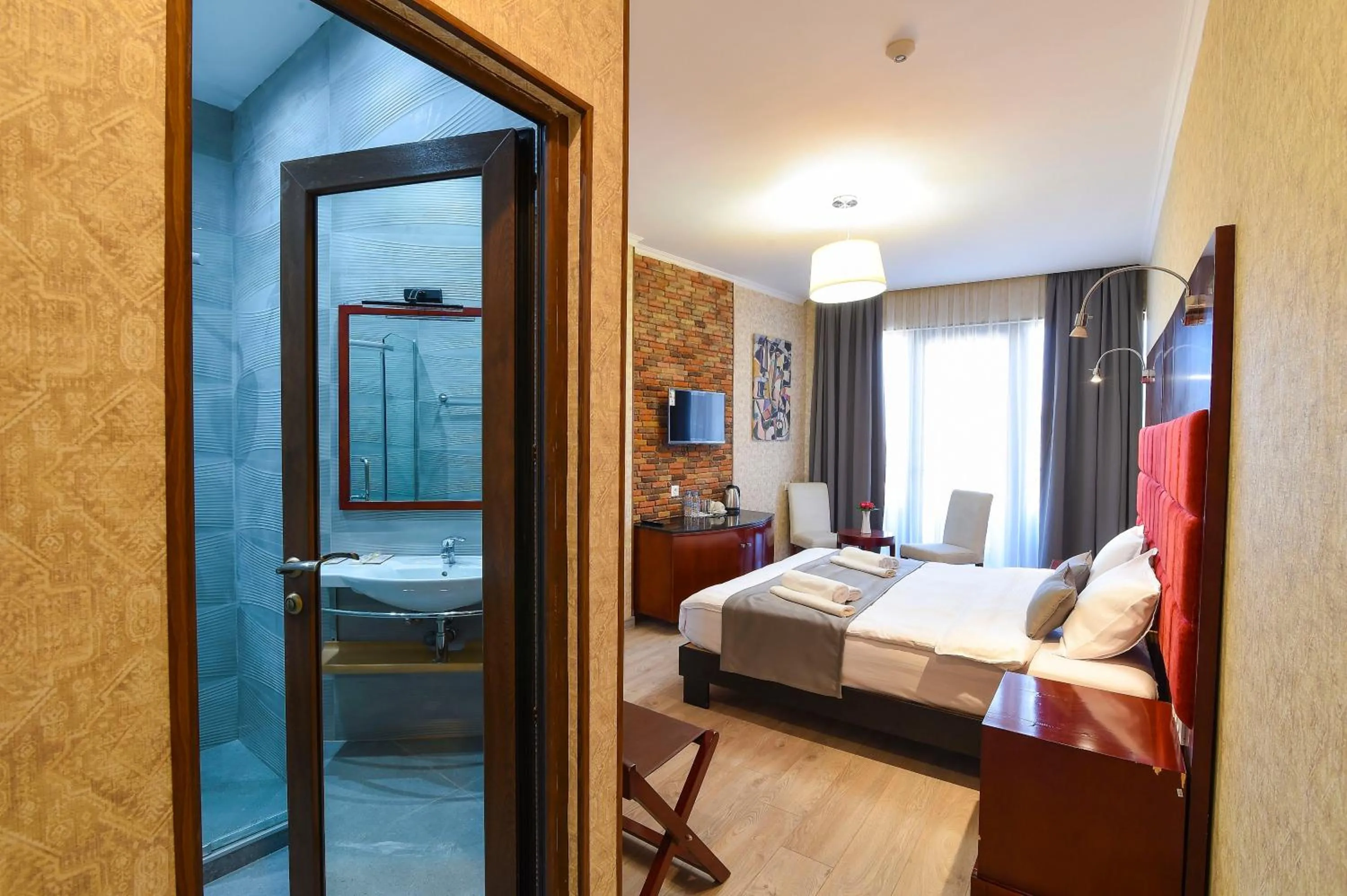 Bed in Kraveli Hotel