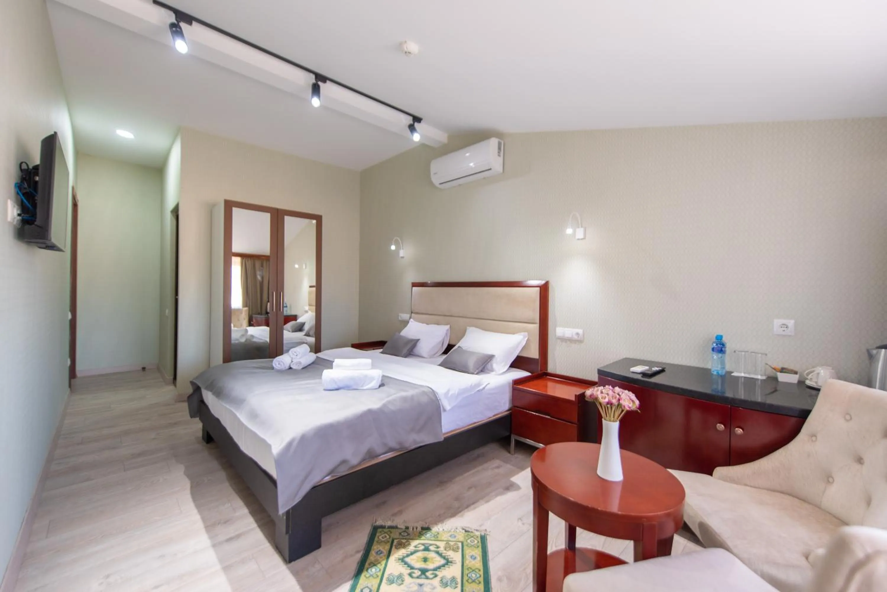 Bed in Kraveli Hotel