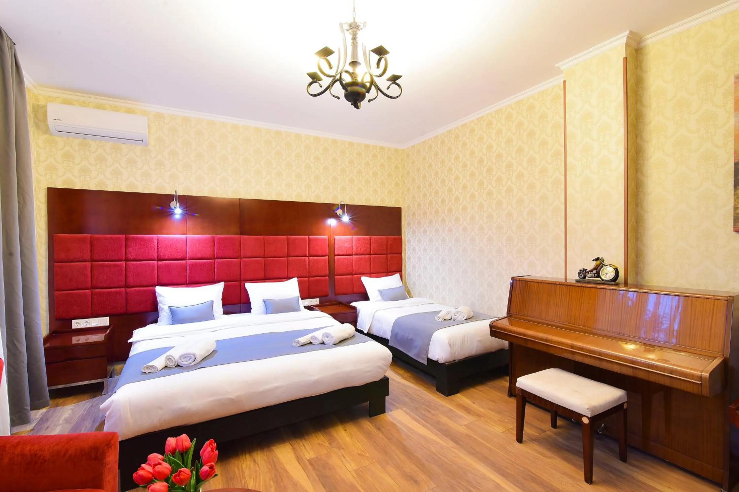 Bed in Kraveli Hotel