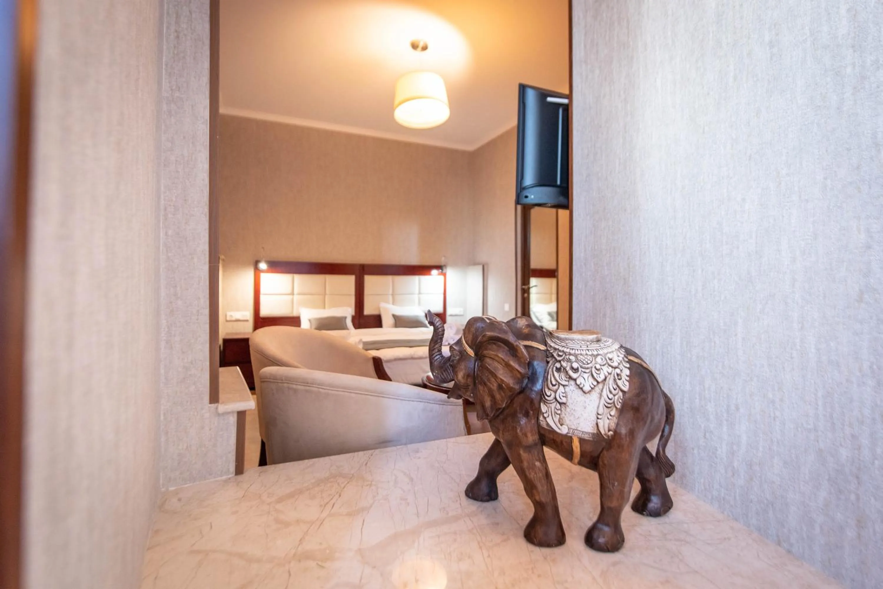 Bed in Kraveli Hotel