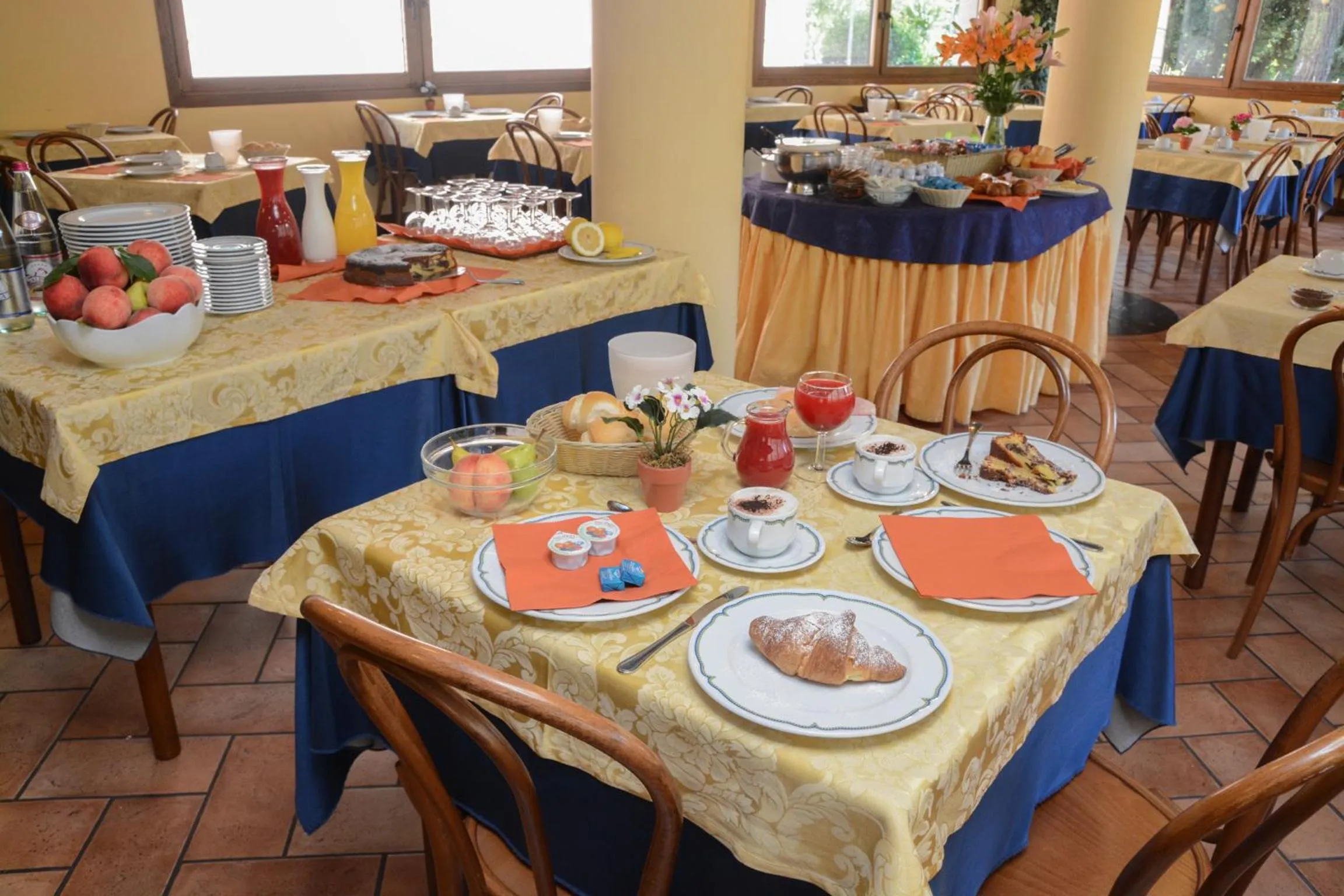 Lounge or bar in Bike & Family Hotel Derby