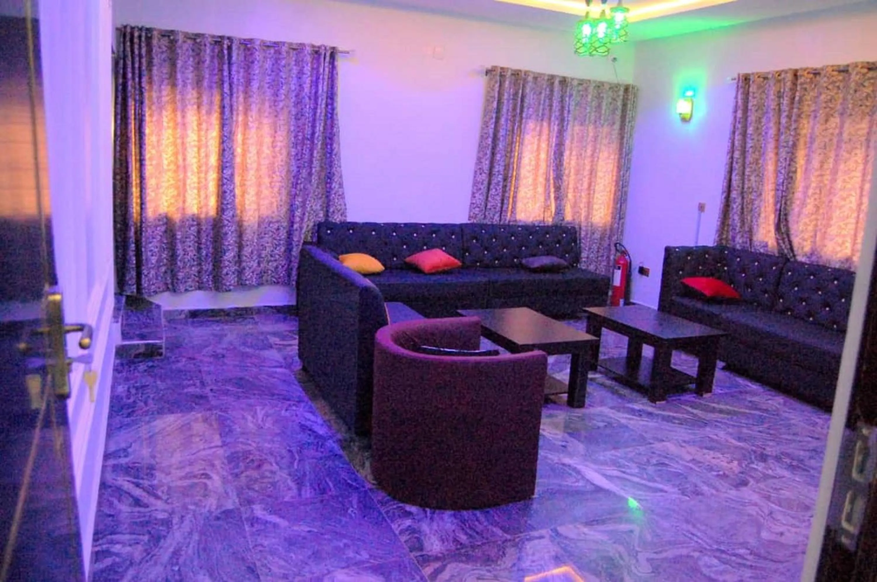 Lounge or bar in STARSAPPHIRE LUXURY HOTELS LTD