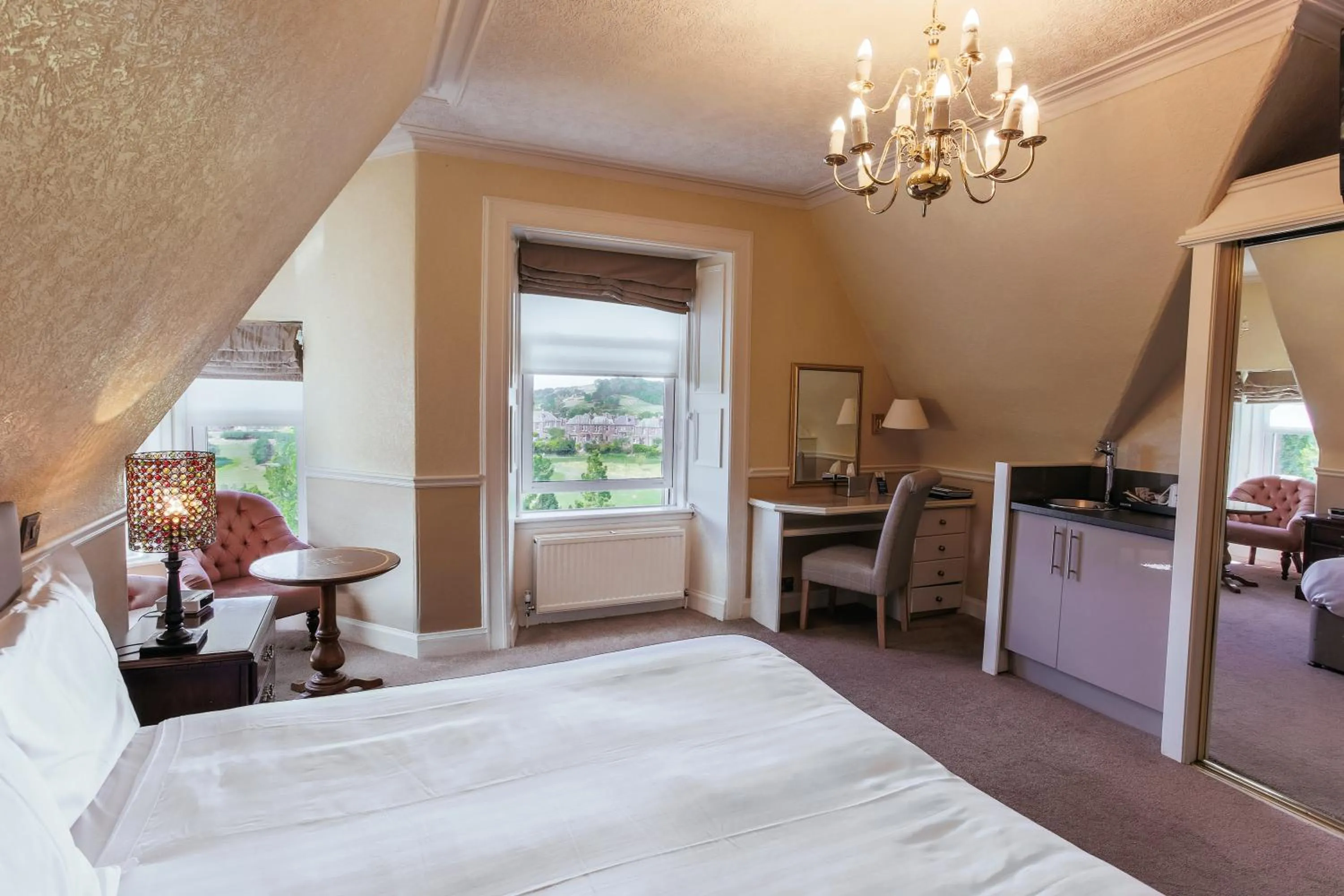 Bedroom, Bed in Braid Hills Hotel