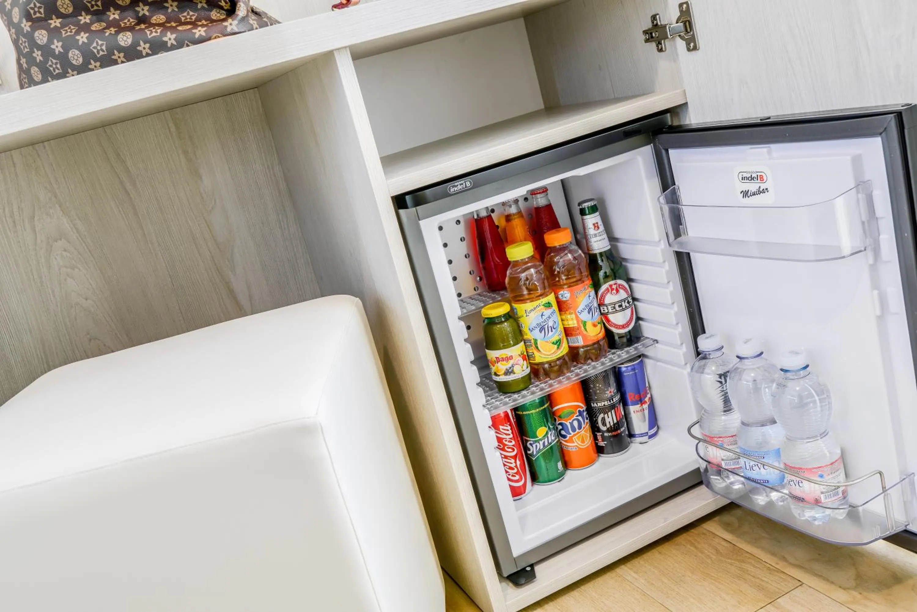 oven in Hotel Corinna