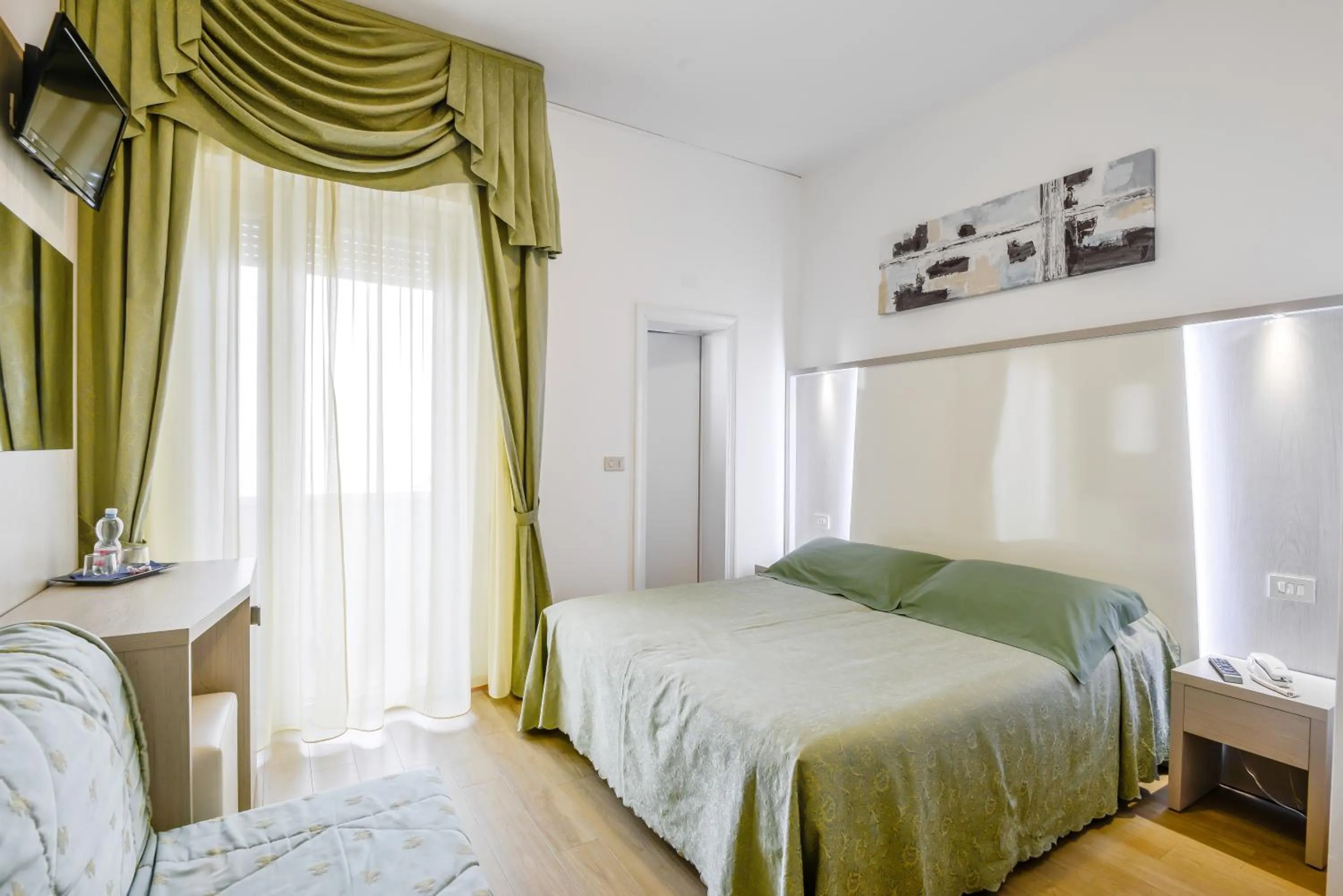 Sea view, Bed in Hotel Corinna