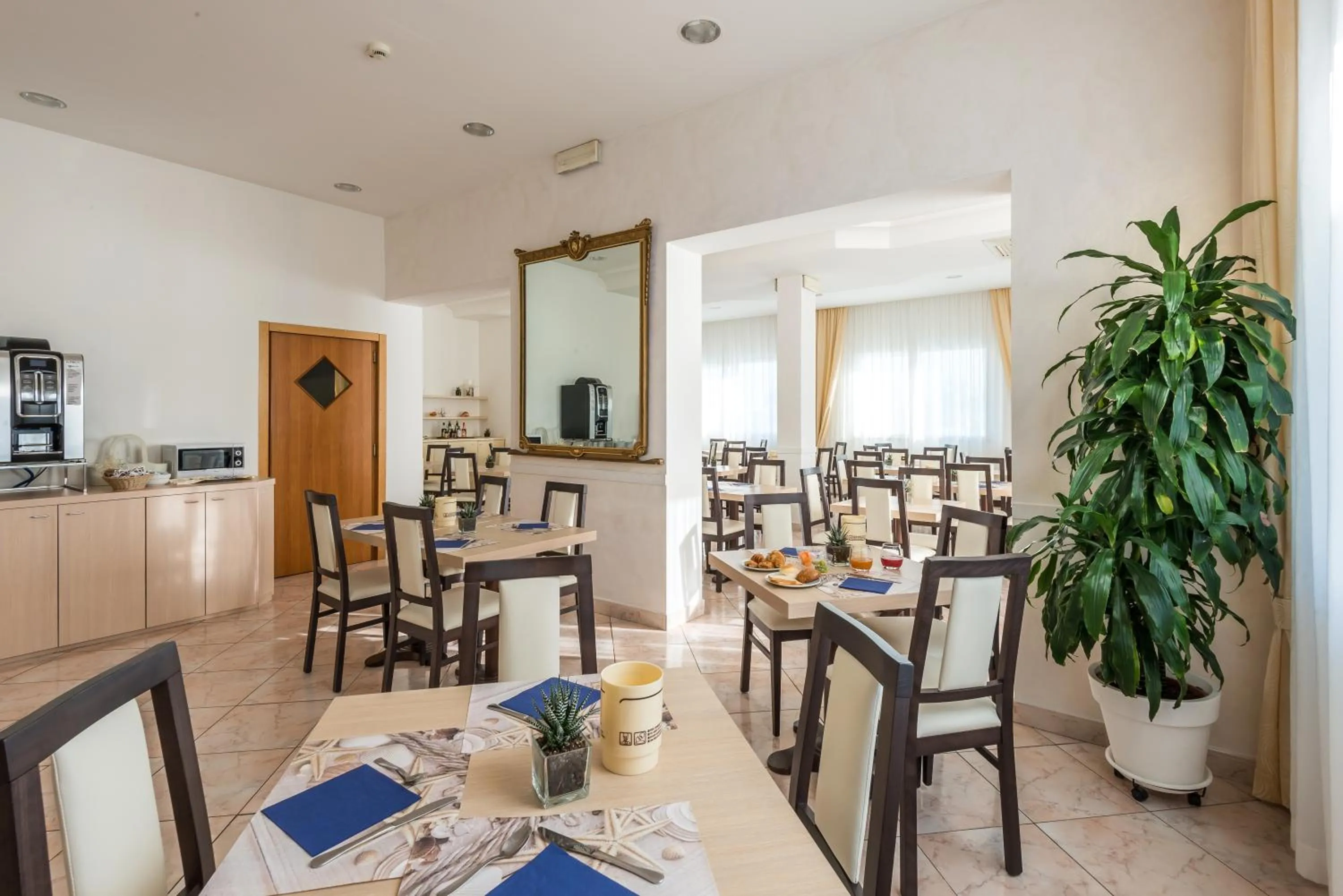 Lounge or bar in Hotel Corinna