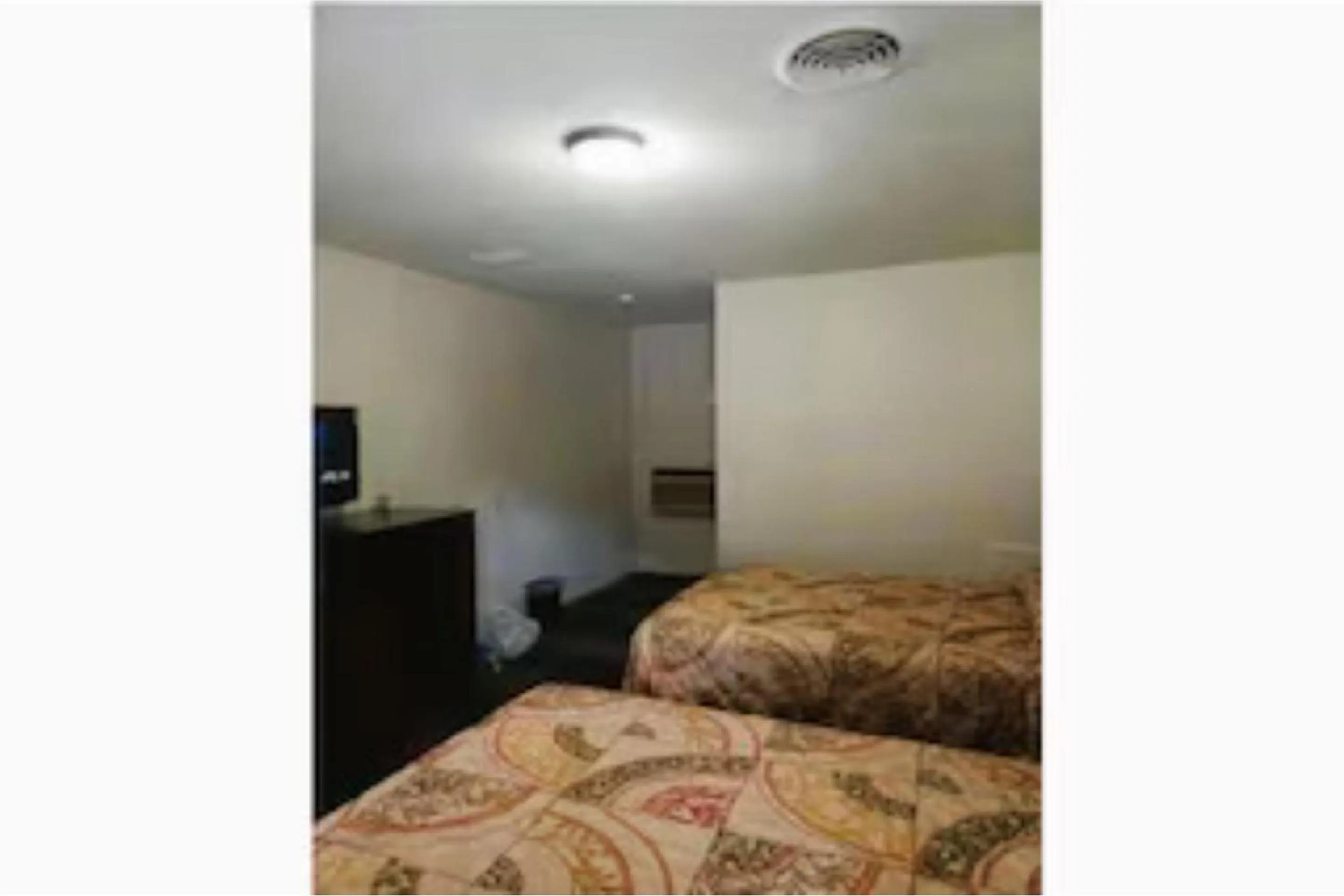 Bedroom, Bed in Travelers Inn by OYO Beaver, Hwy 19