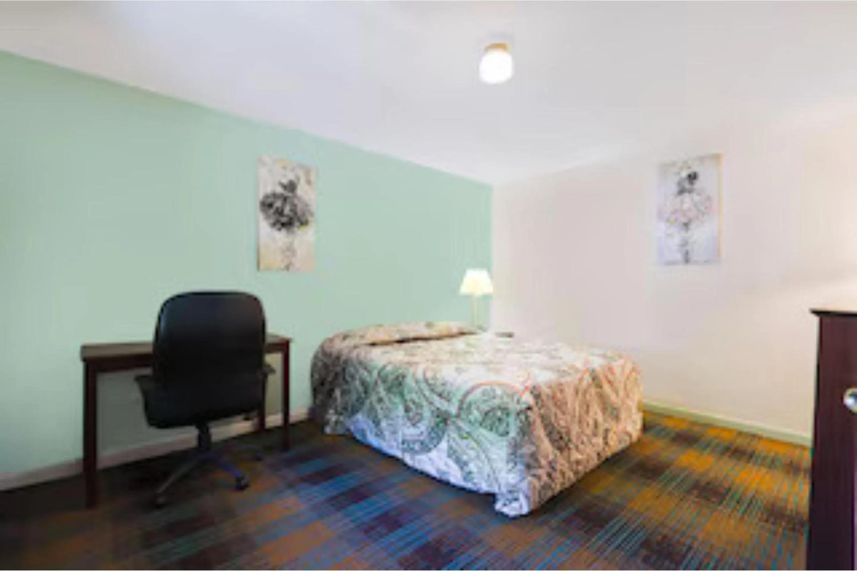 Travelers Inn by OYO Beaver, Hwy 19