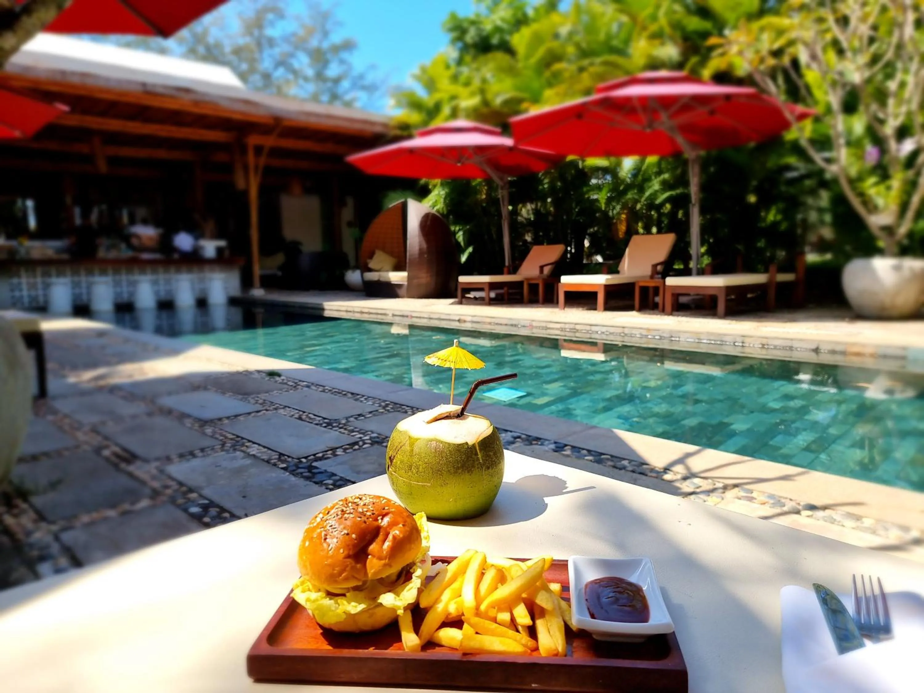 Food and drinks in Sahaa Beach Resort