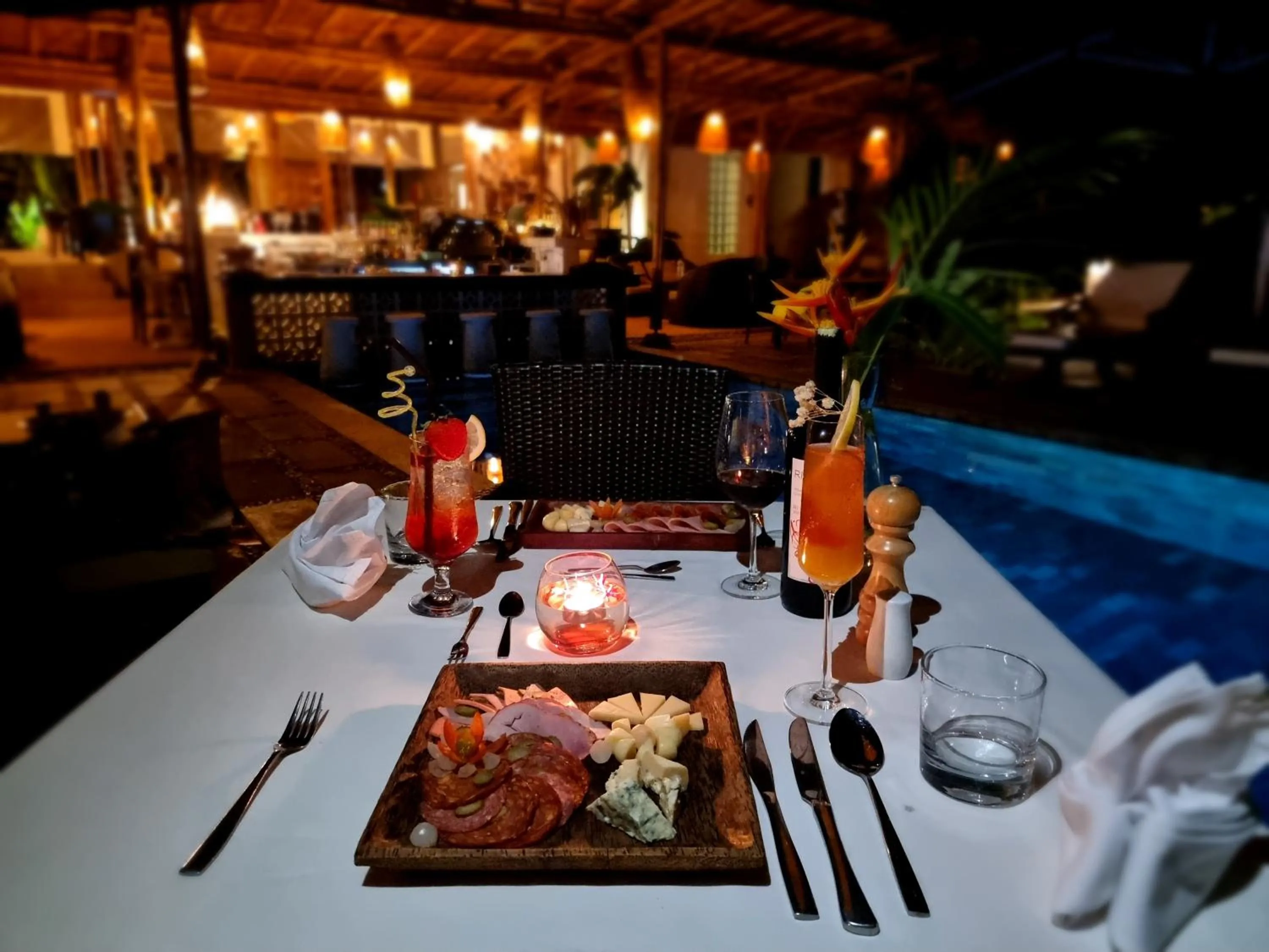 Restaurant/places to eat in Sahaa Beach Resort
