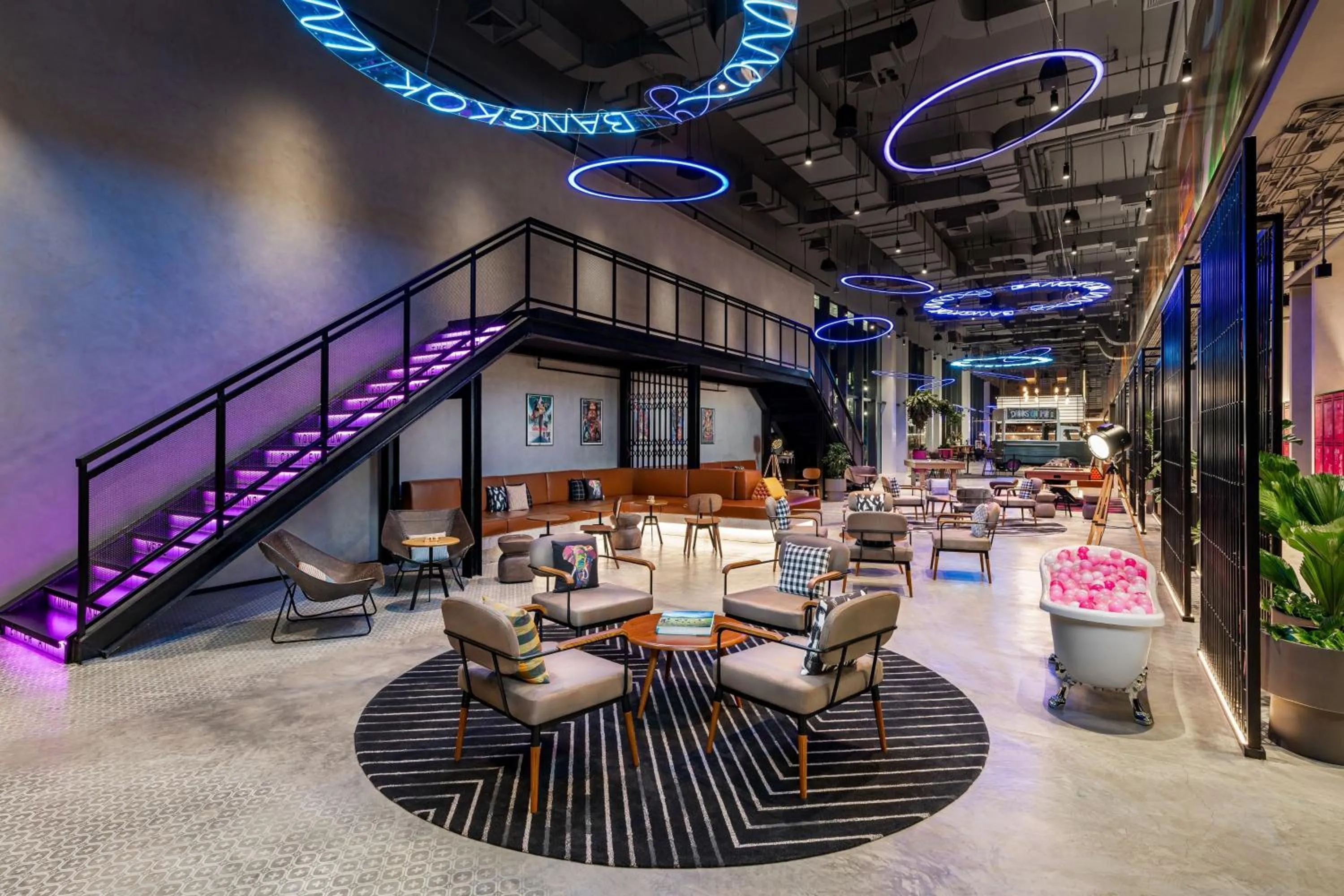 Lounge or bar in Moxy Bangkok Ratchaprasong