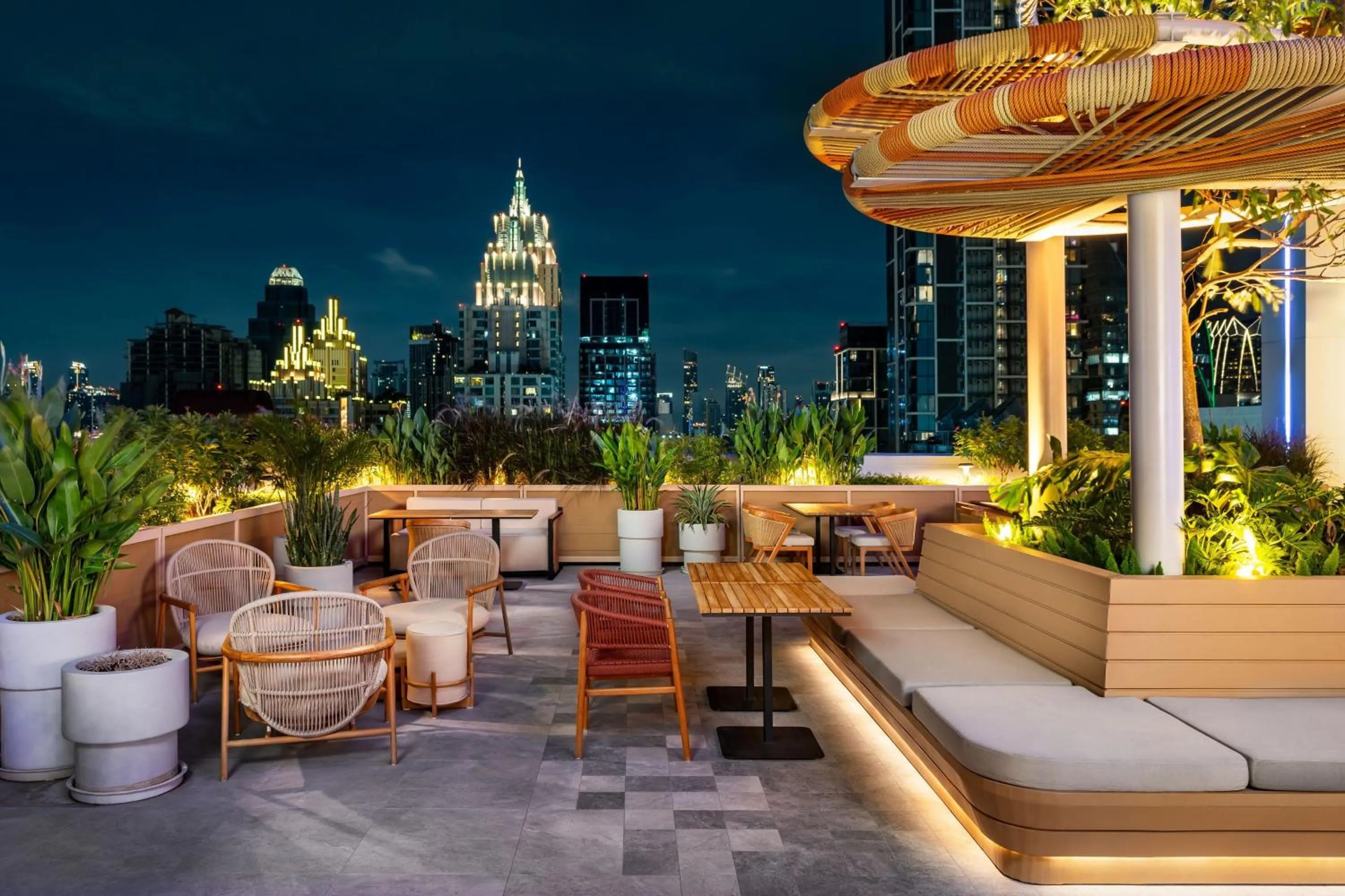 Restaurant/places to eat in Moxy Bangkok Ratchaprasong