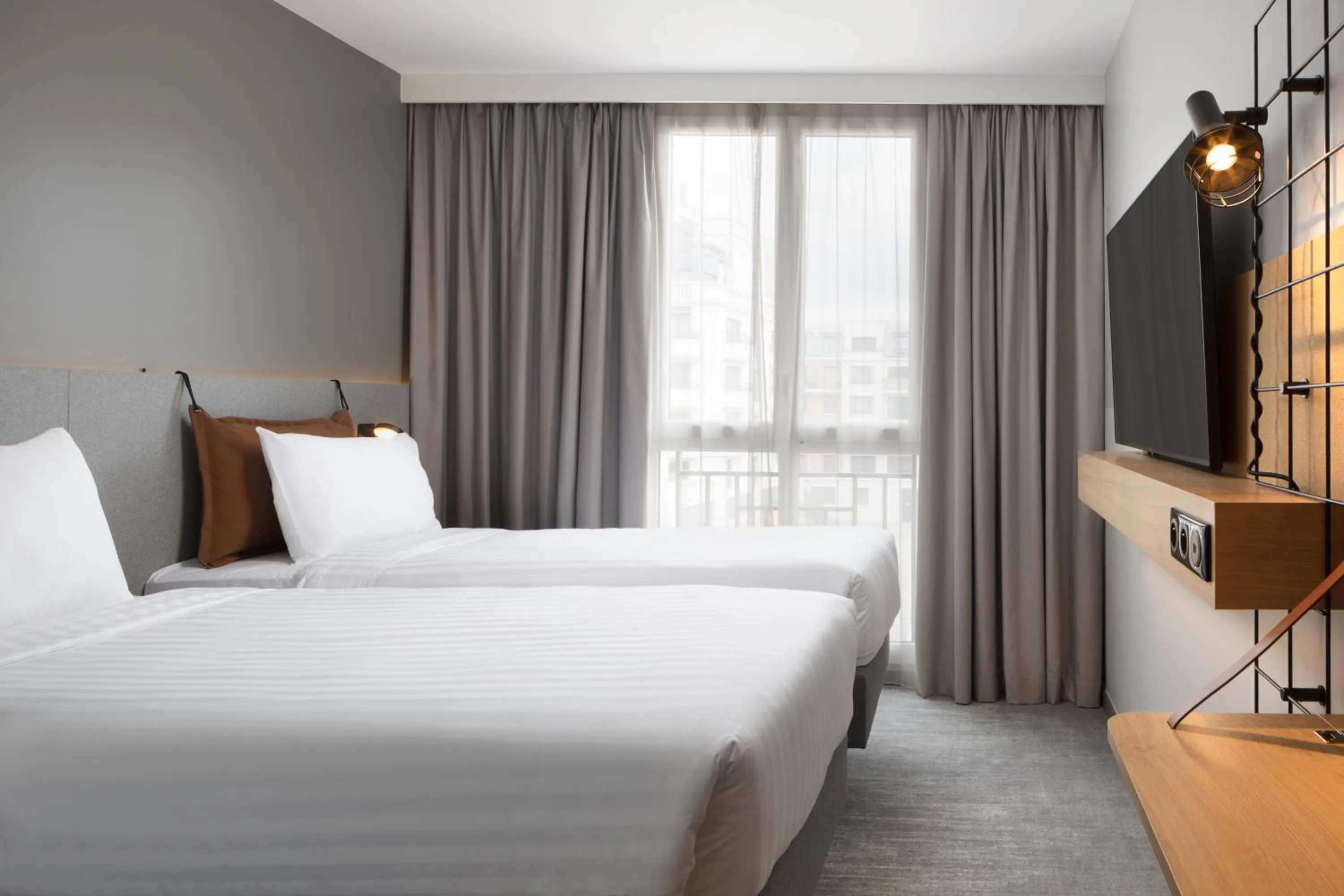 Bedroom, Bed in Moxy Paris Clamart