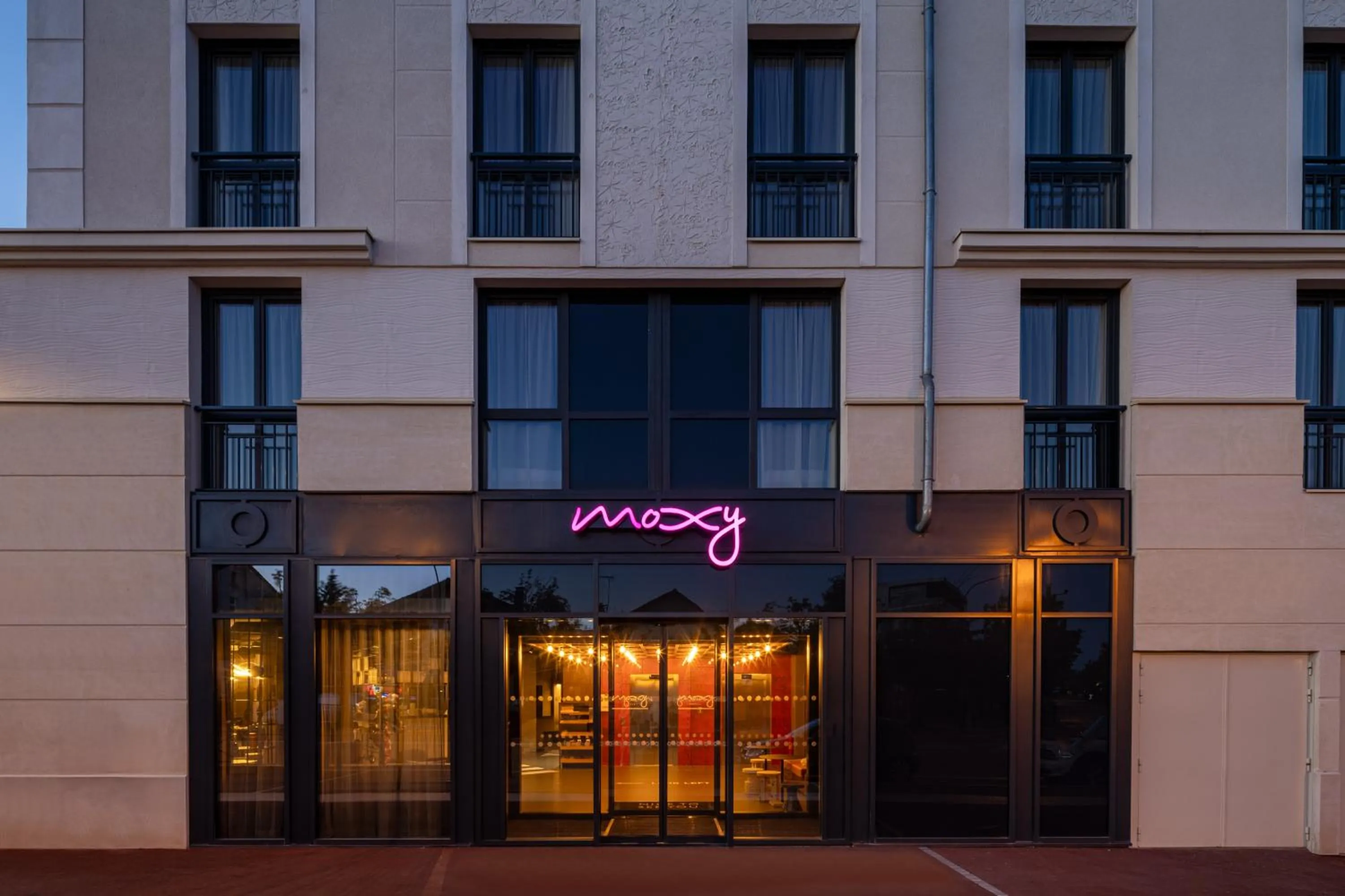 Property building in Moxy Paris Clamart