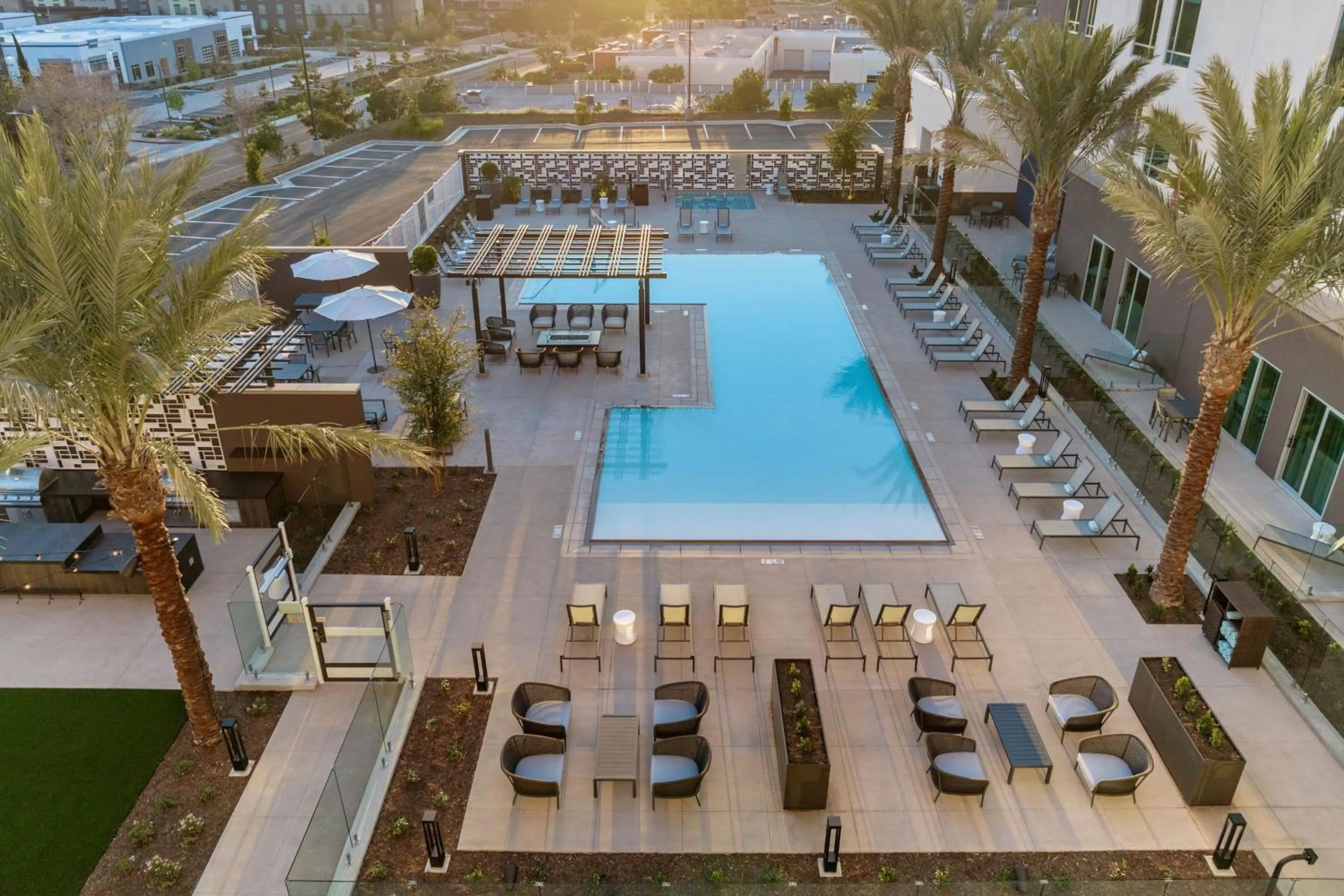 Swimming pool in SpringHill Suites by Marriott Chula Vista Eastlake