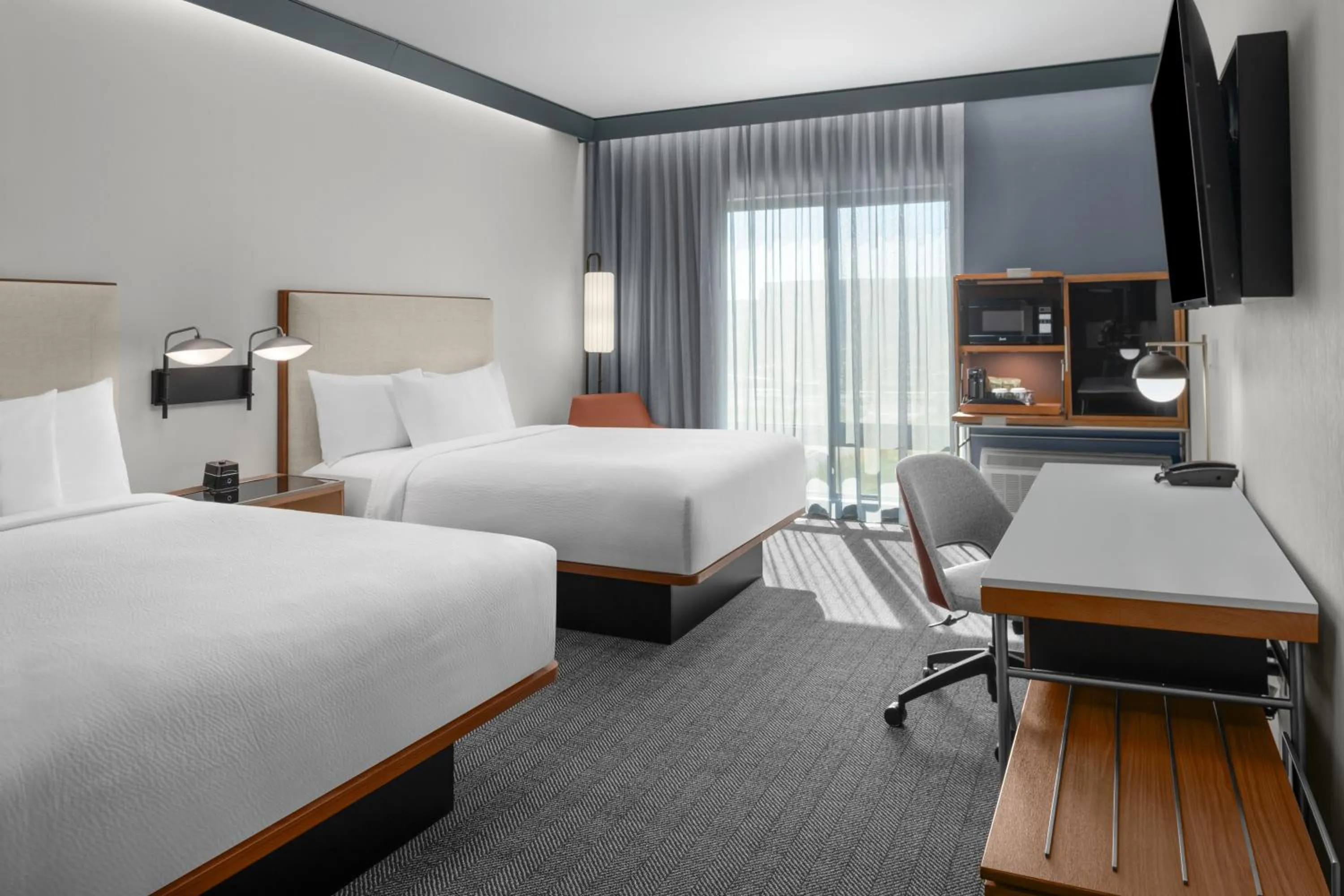 Bedroom, Bed in Courtyard by Marriott Modesto North