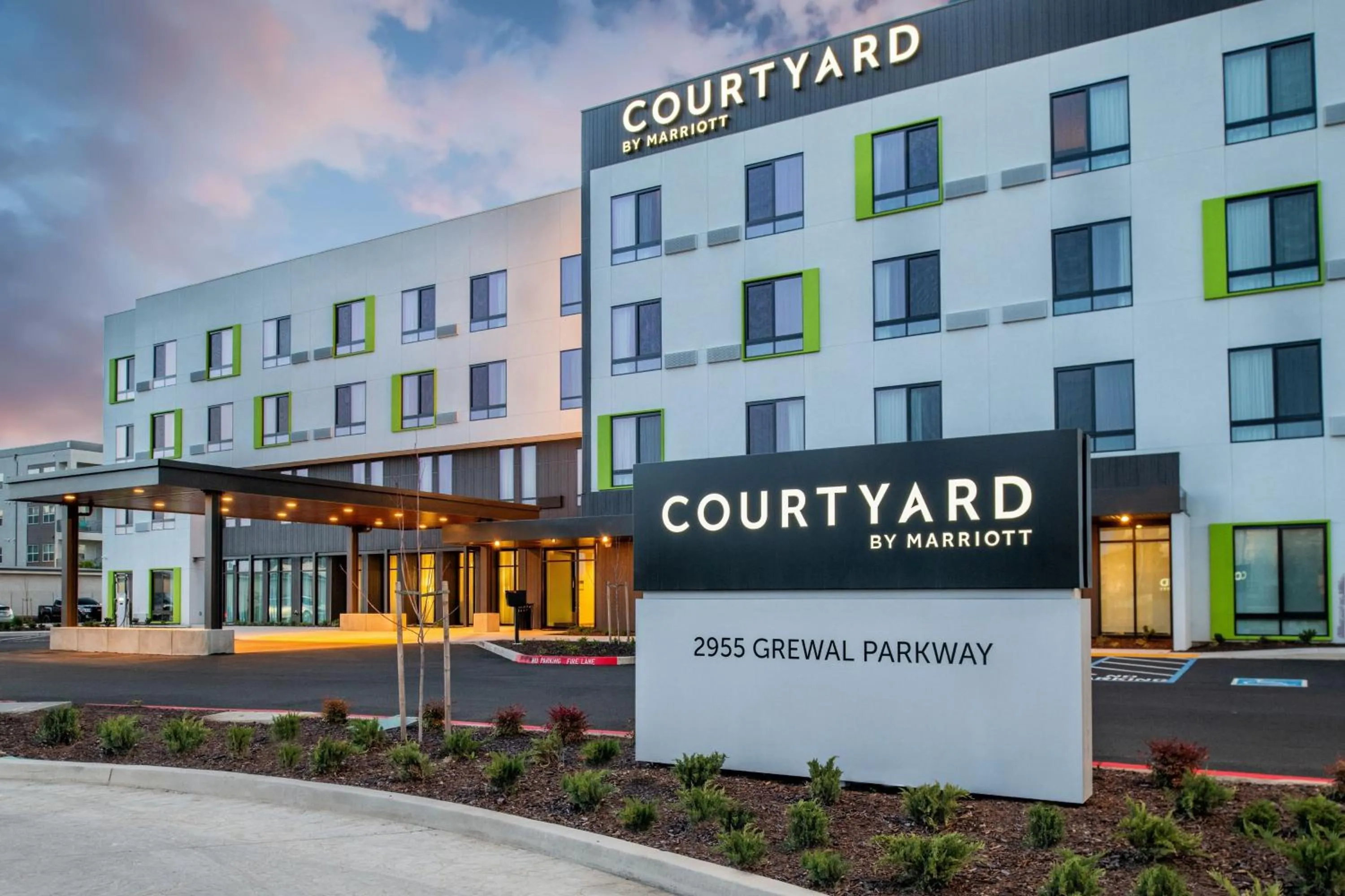 Property building in Courtyard by Marriott Modesto North