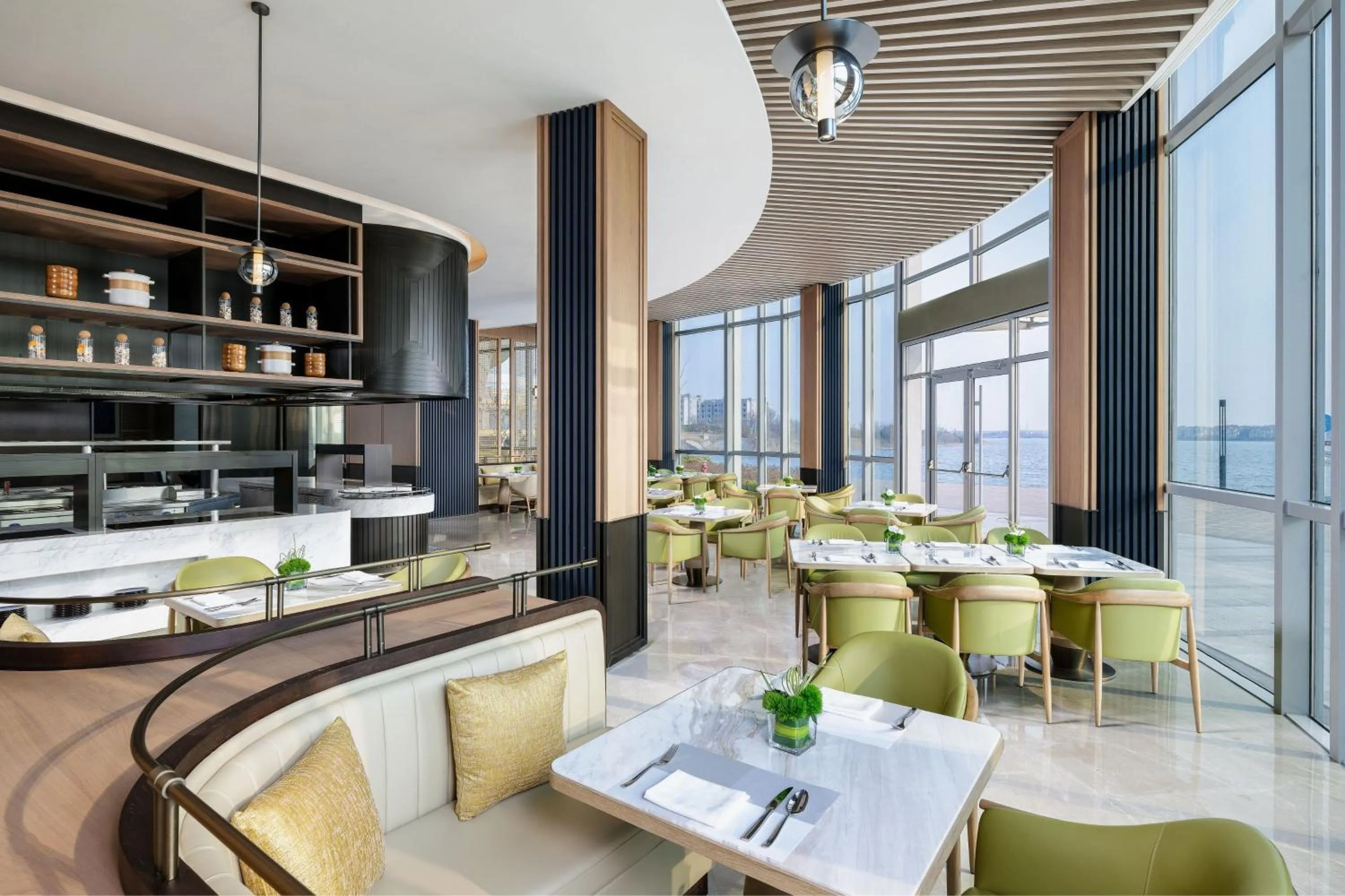 Restaurant/places to eat in Qingdao Marriott Hotel Jiaozhou