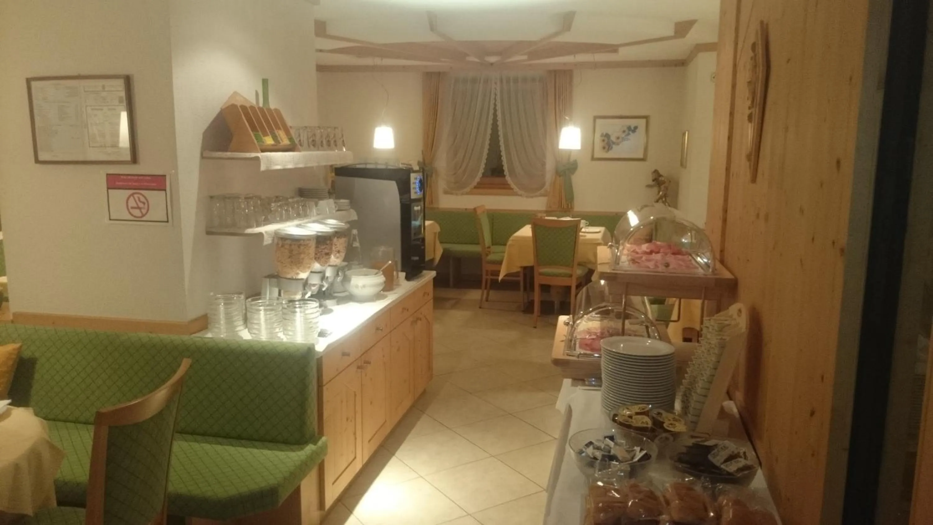 Restaurant/places to eat in Hotel Garni Angerer