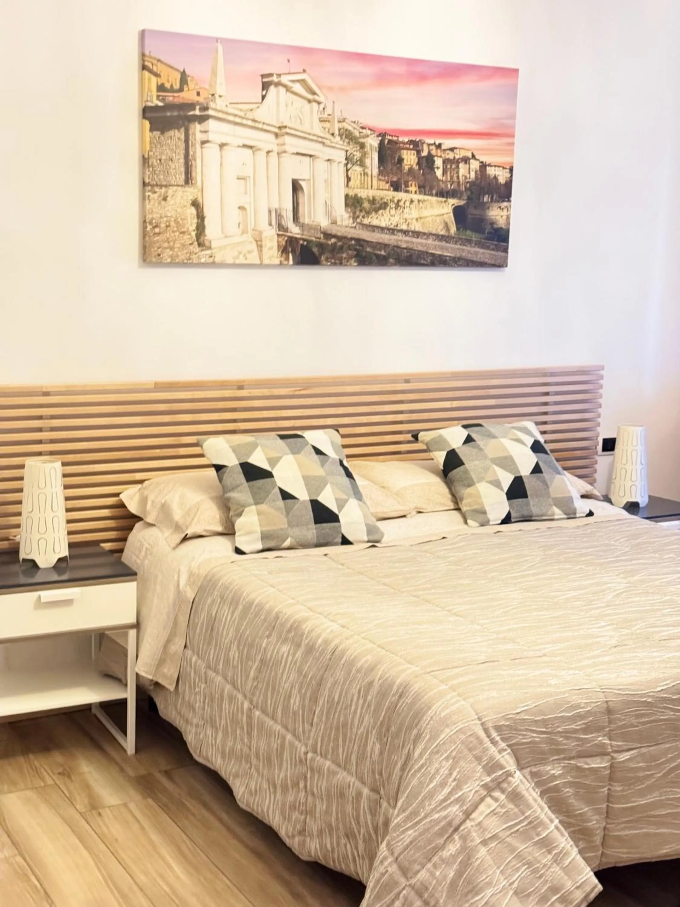 Bed in Smart-House Rent-Rooms FREE PARKING