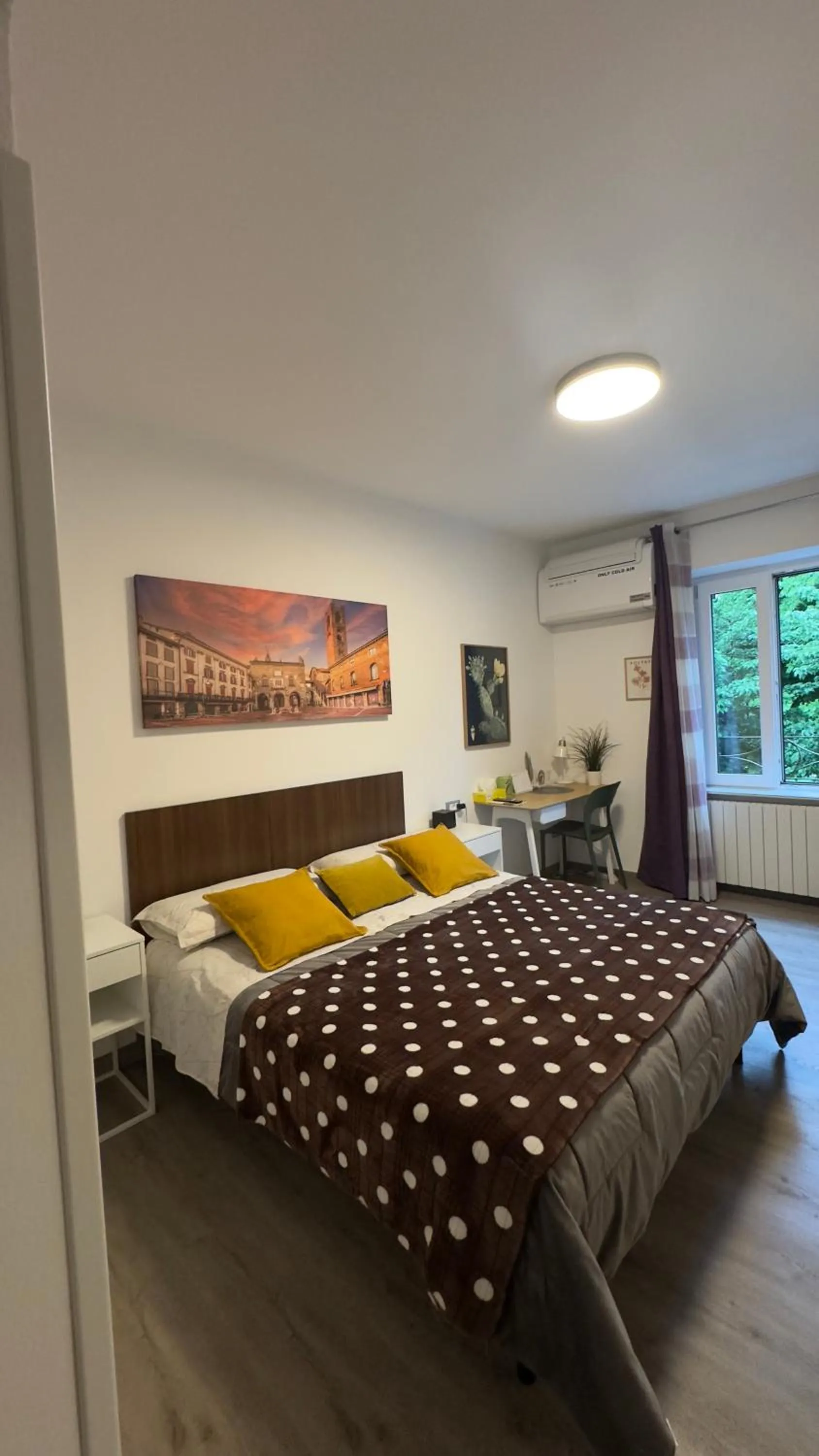 Bed in Smart-House Rent-Rooms FREE PARKING