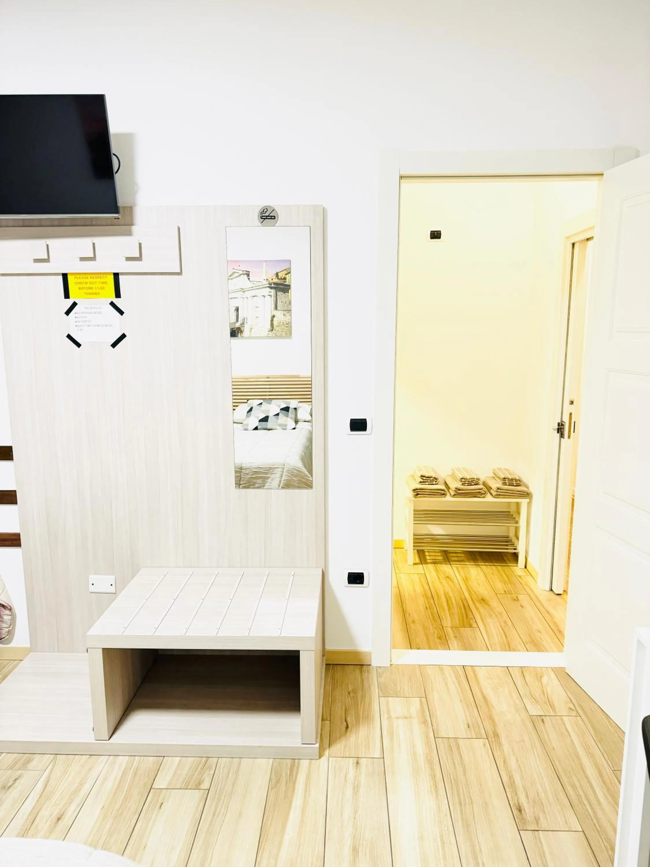 Smart-House Rent-Rooms FREE PARKING