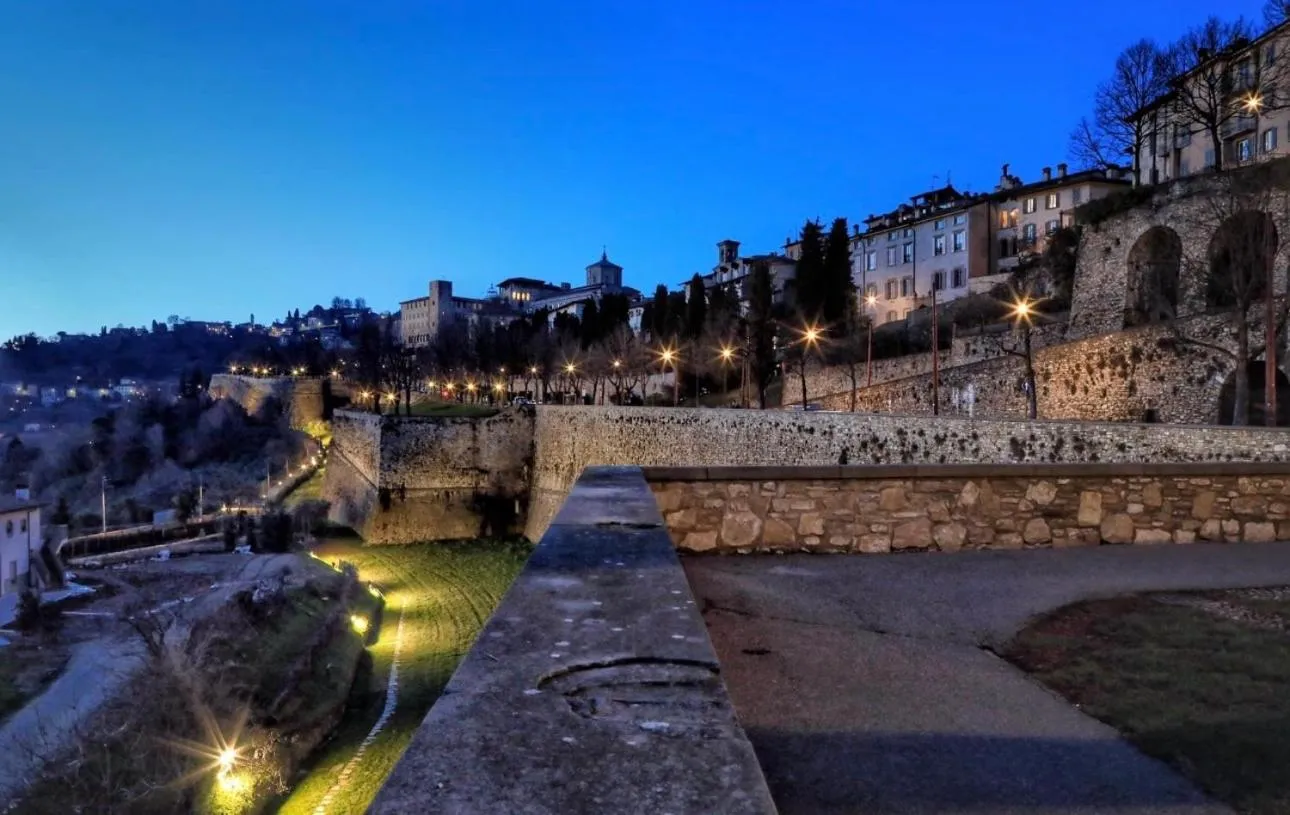 Smart-House Rent-Rooms FREE PARKING