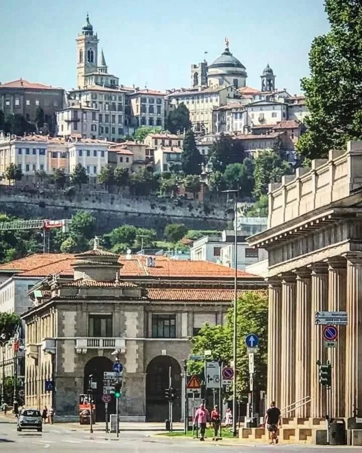 Smart-House Rent-Rooms FREE PARKING