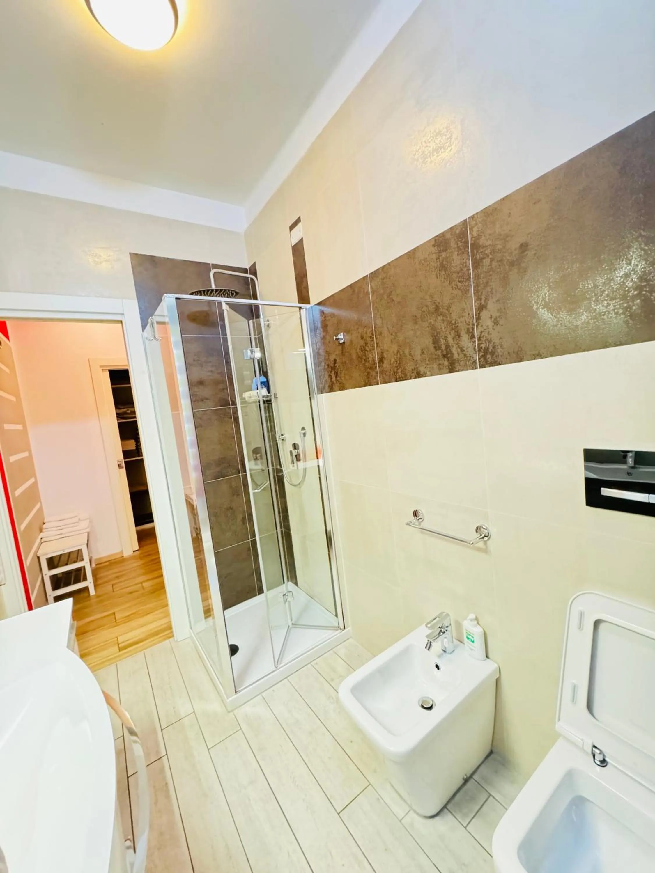 Smart-House Rent-Rooms FREE PARKING