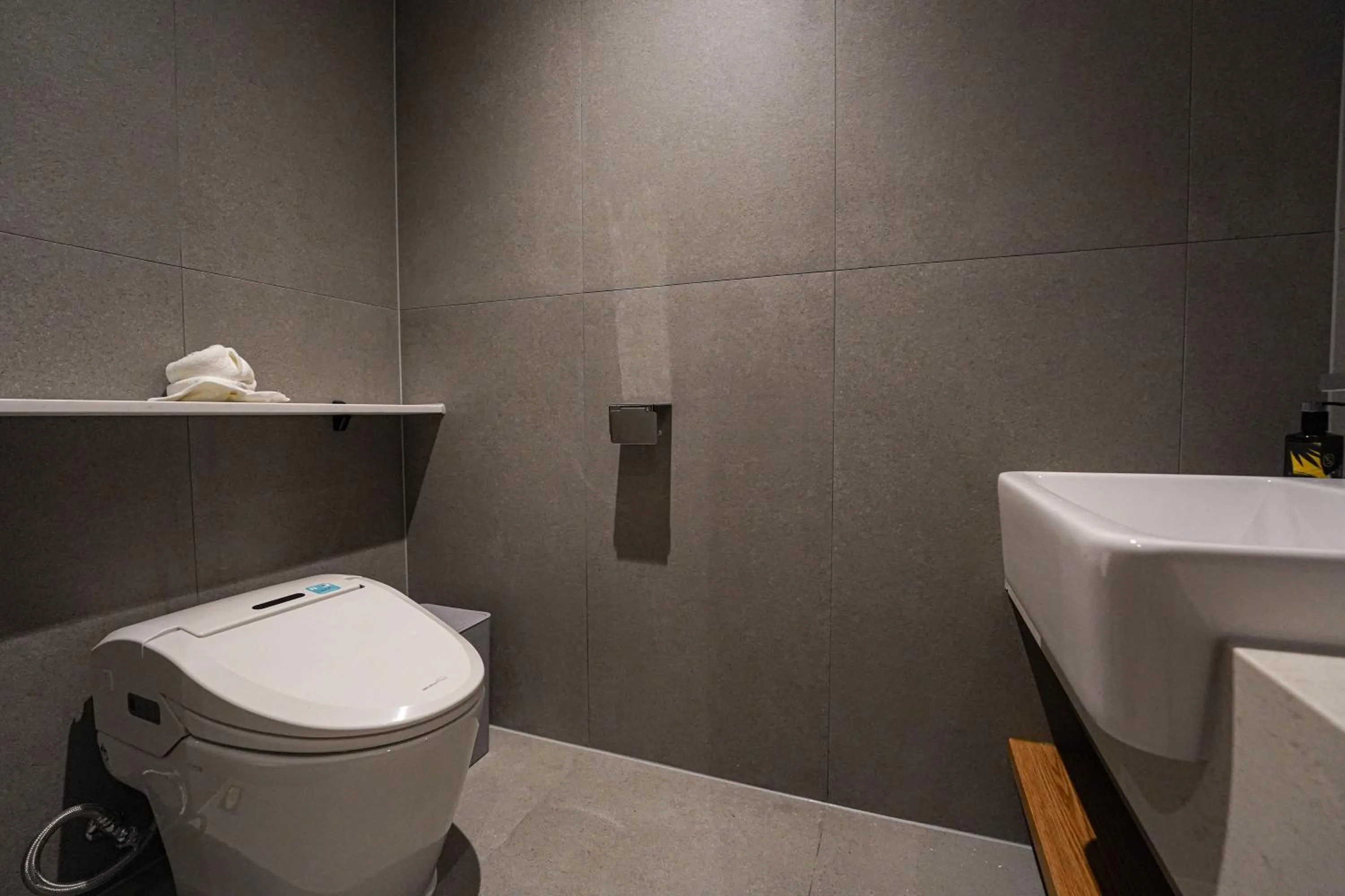 Toilet in Hotel Ground27