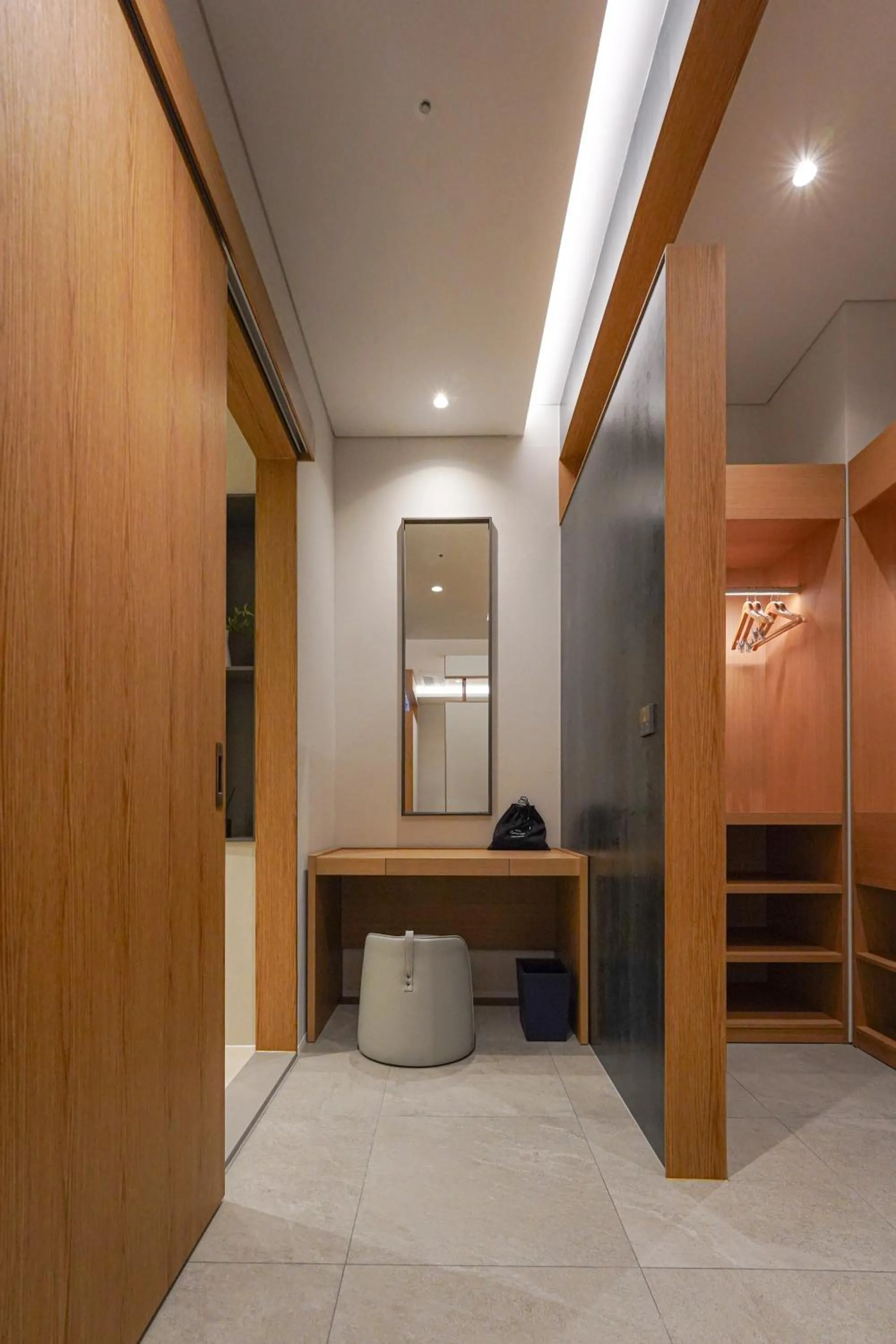 wardrobe in Hotel Ground27