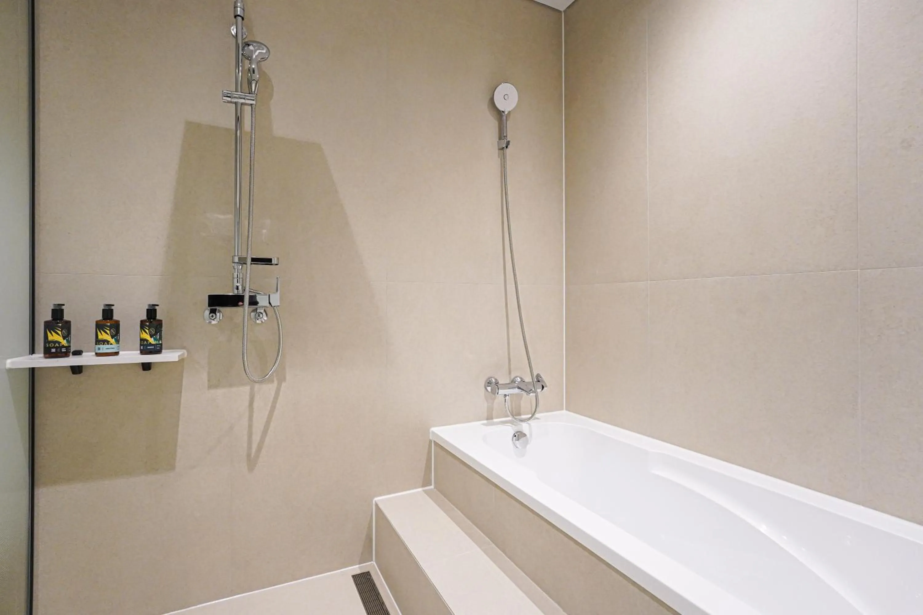 Bath in Hotel Ground27